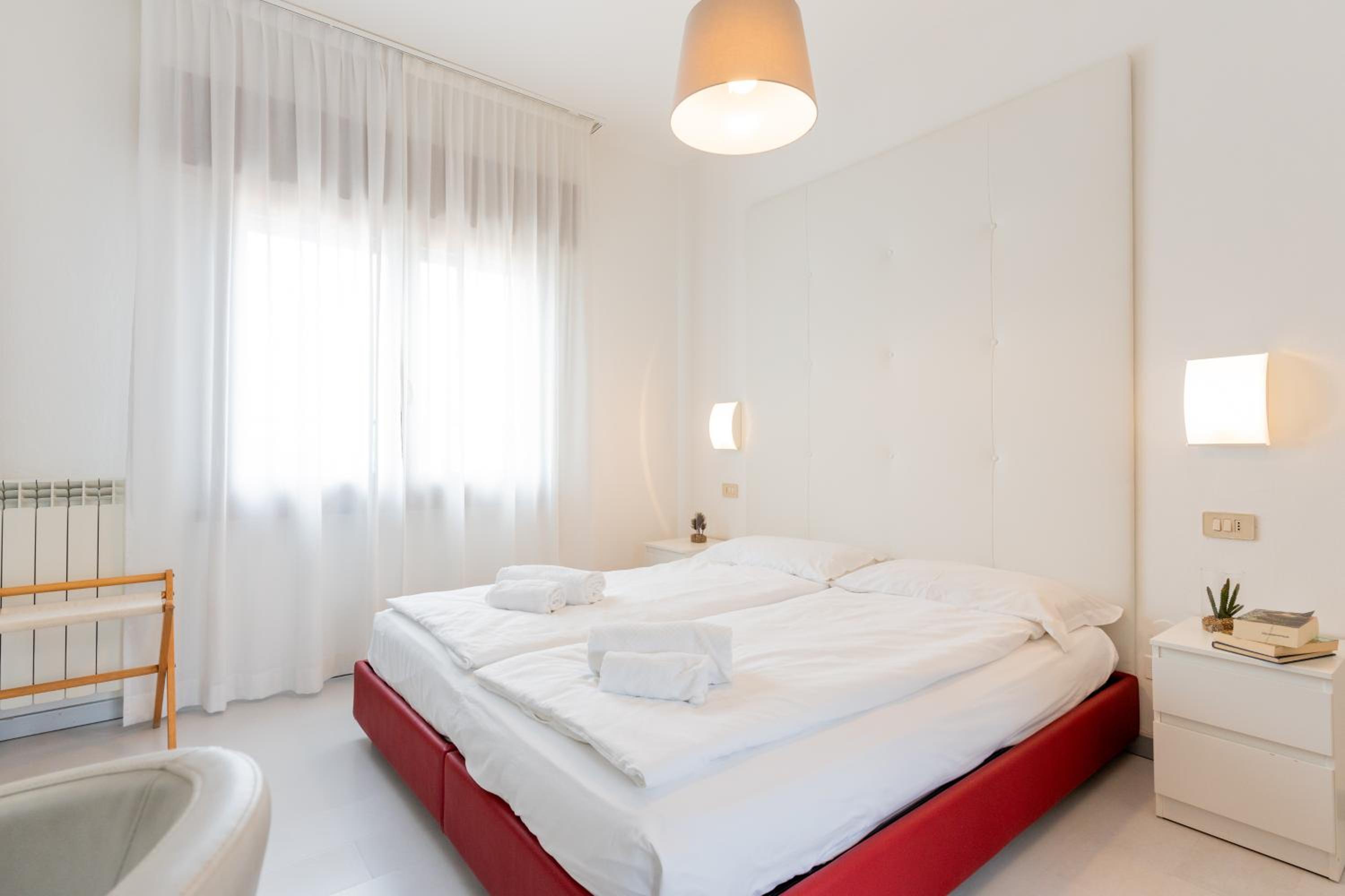 Double Room - Photo 6