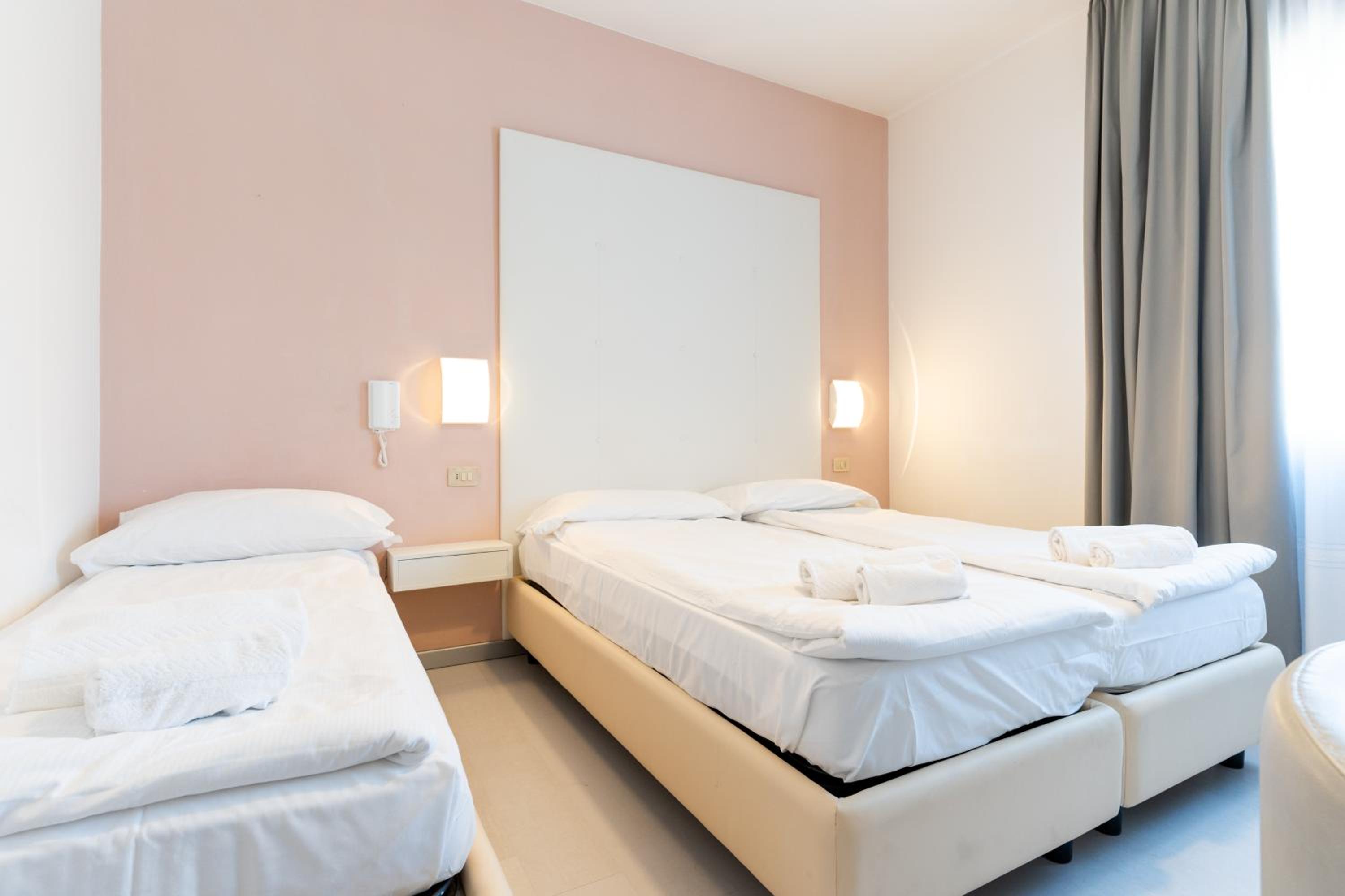 Triple Room - Photo 11