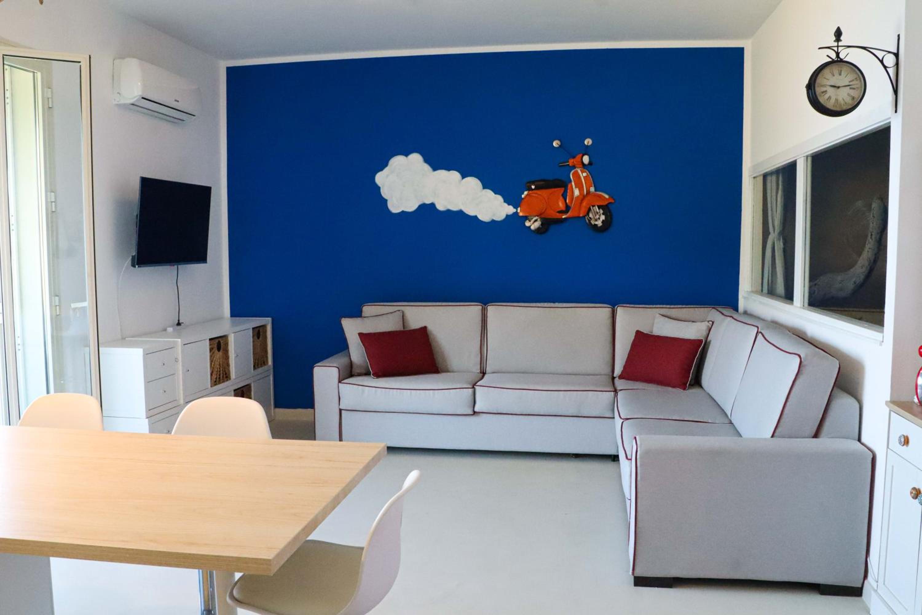 Apartment with Balcony and Sea View photo 1