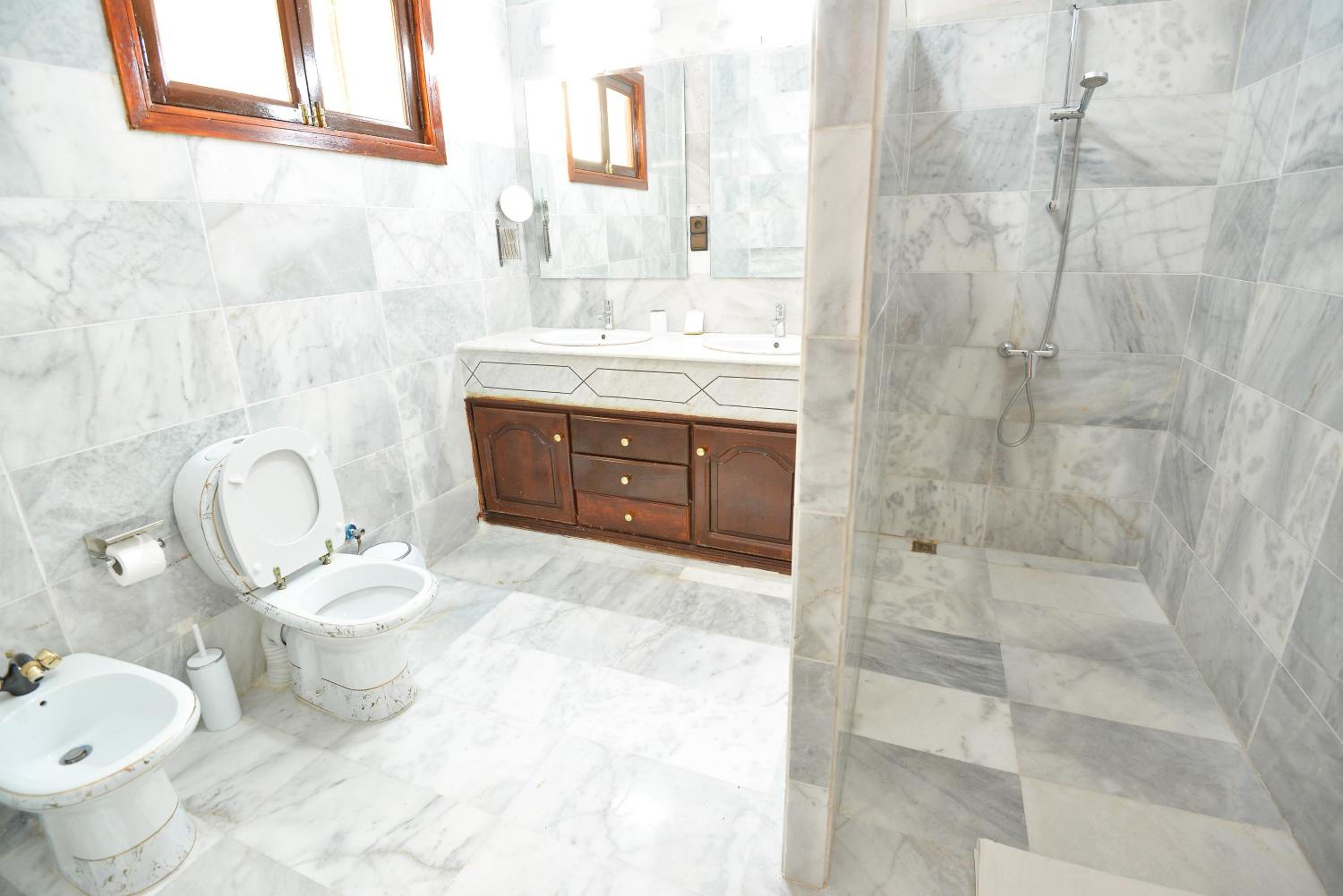 Suite - Photo 4