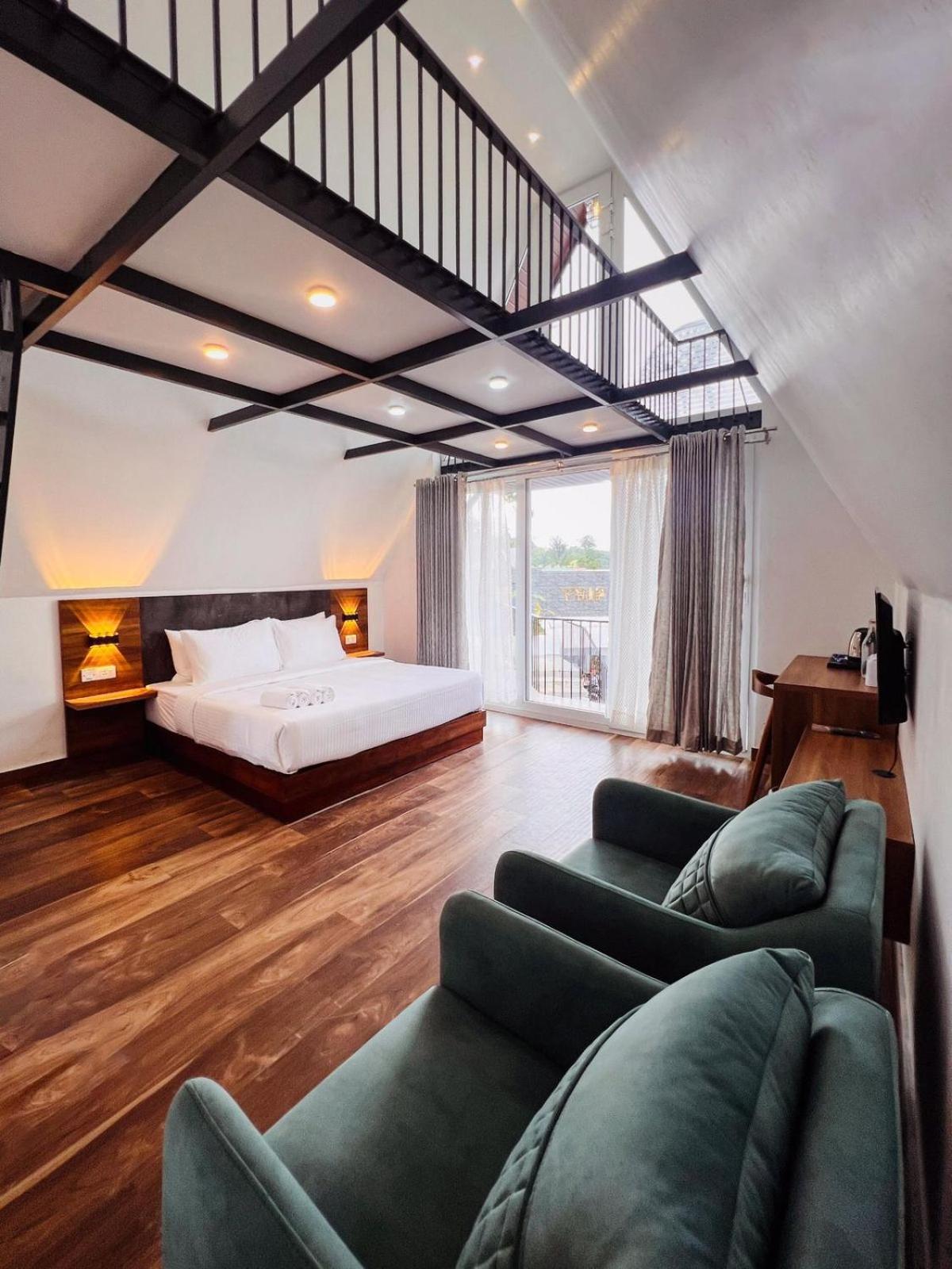 King Room with Mountain View