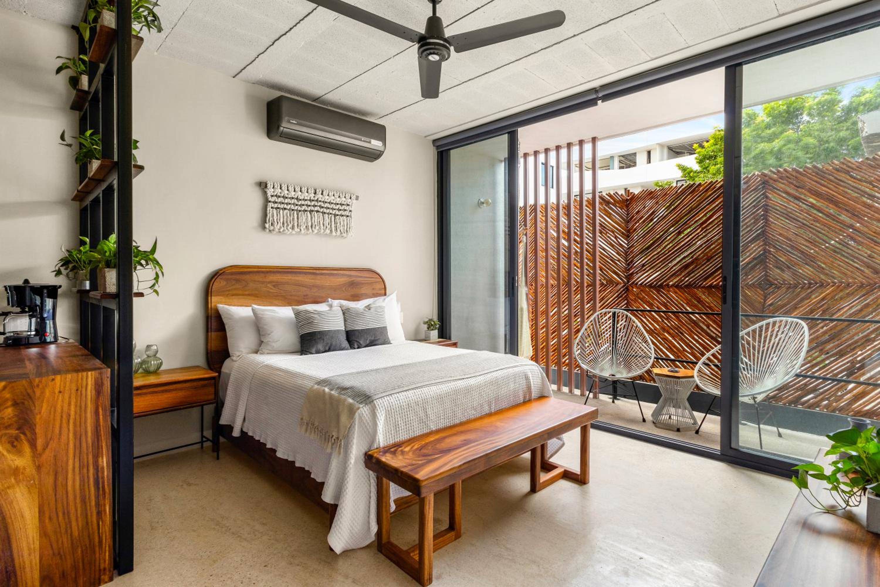 Studio With Balcony
