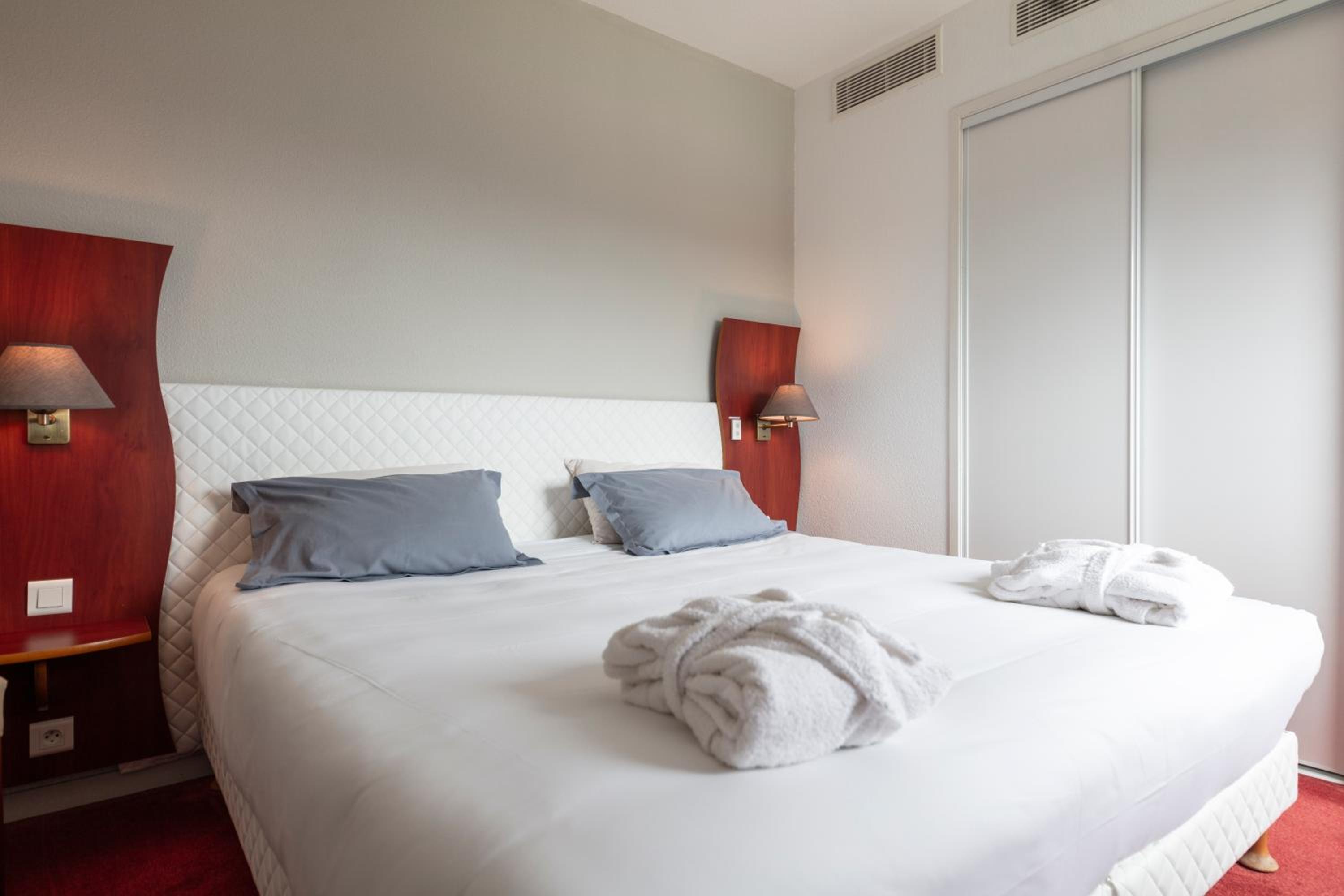 Double Room with Pool View