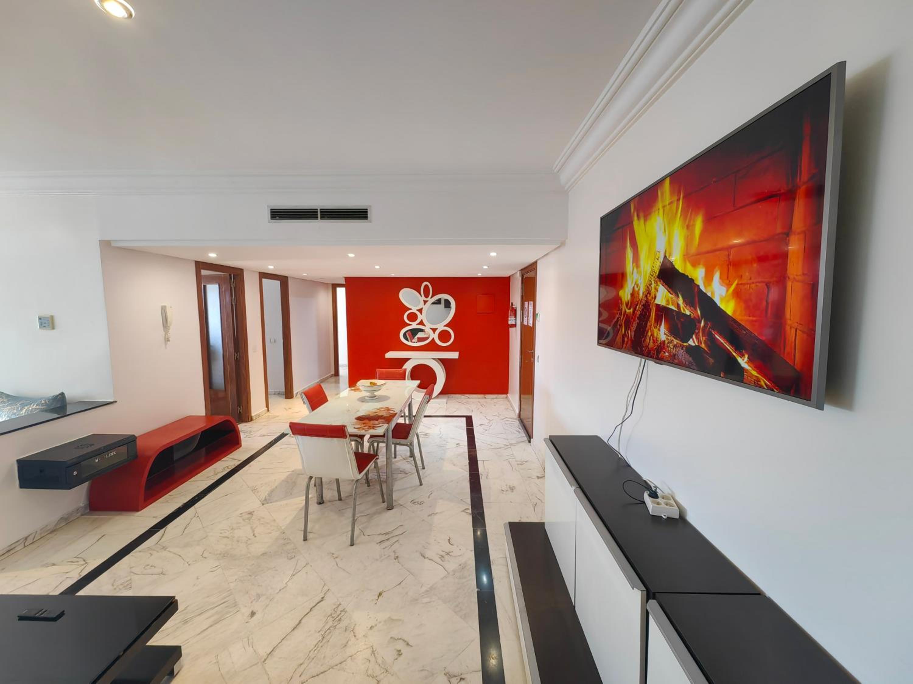Apartment with Terrace - Photo 5