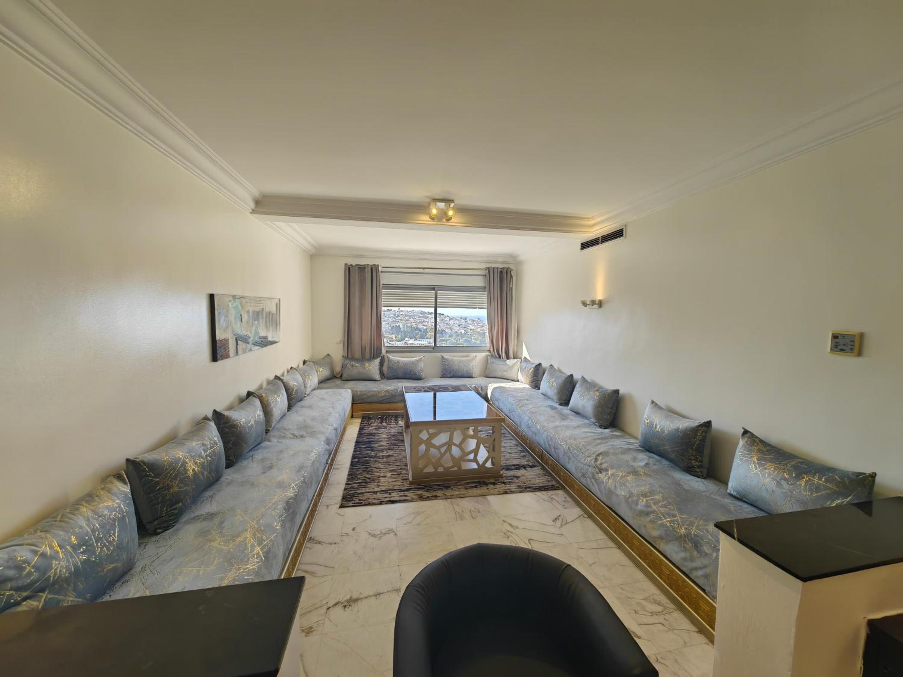 Apartment with Terrace - Photo 3