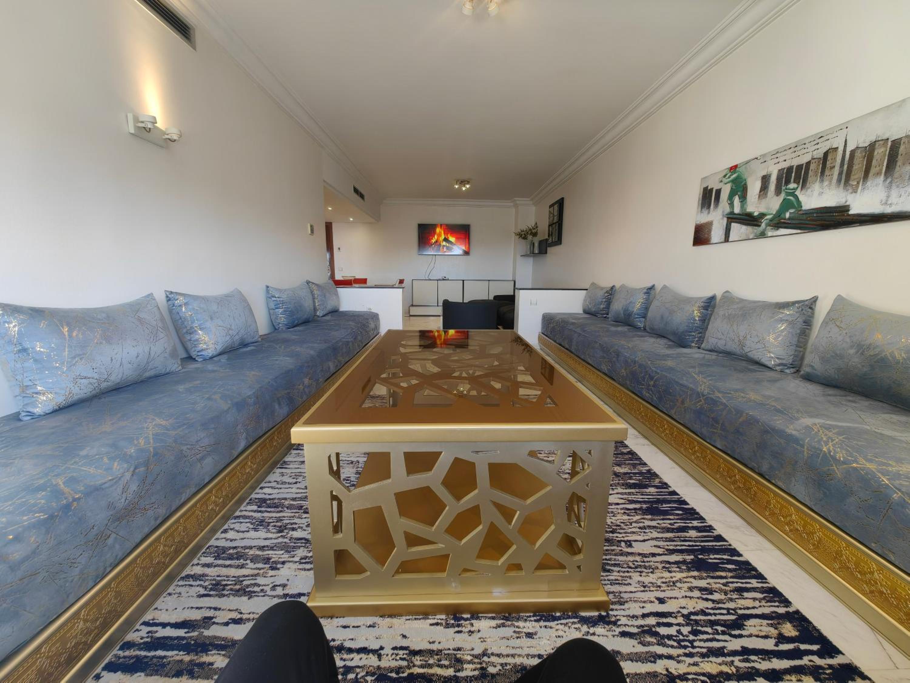Apartment with Terrace - Photo 10