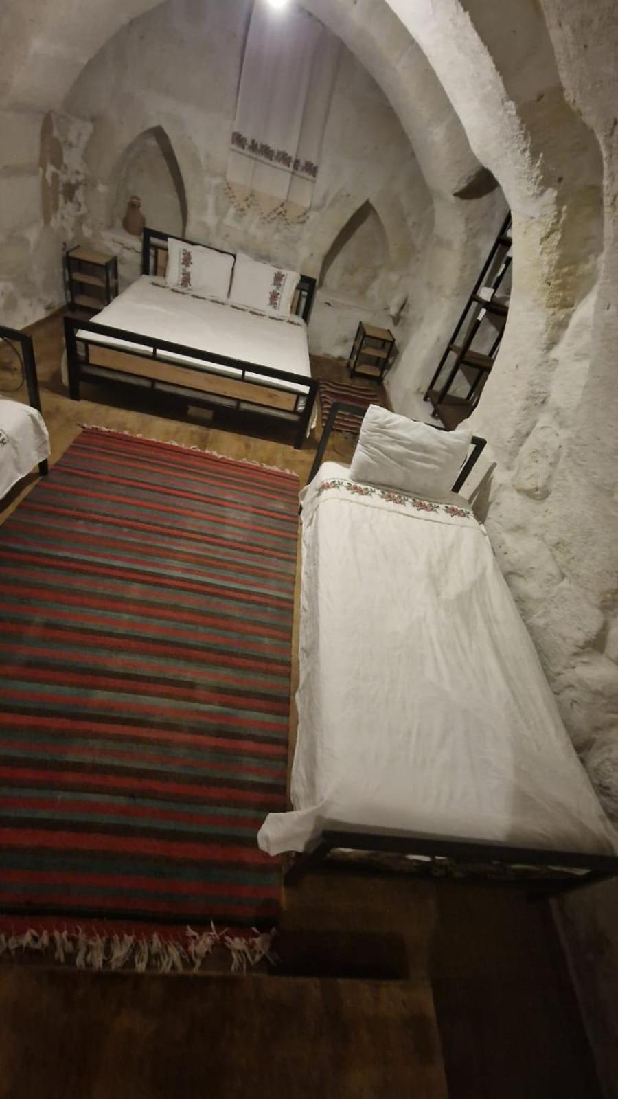 Quadruple Room with Private Bathroom photo 1