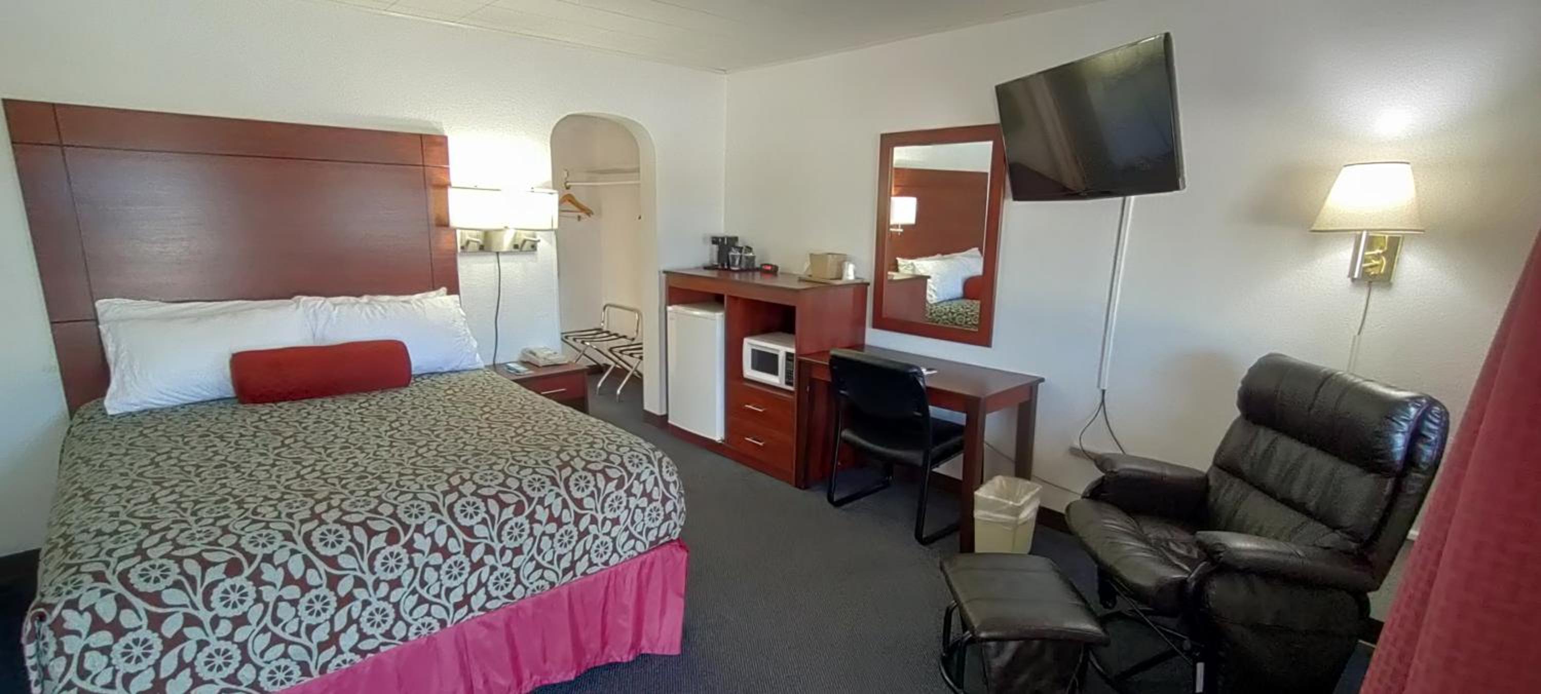 Queen Room - With Special Offer - Photo 1