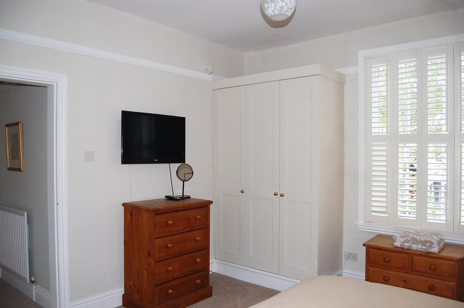 Three-Bedroom House photo 2