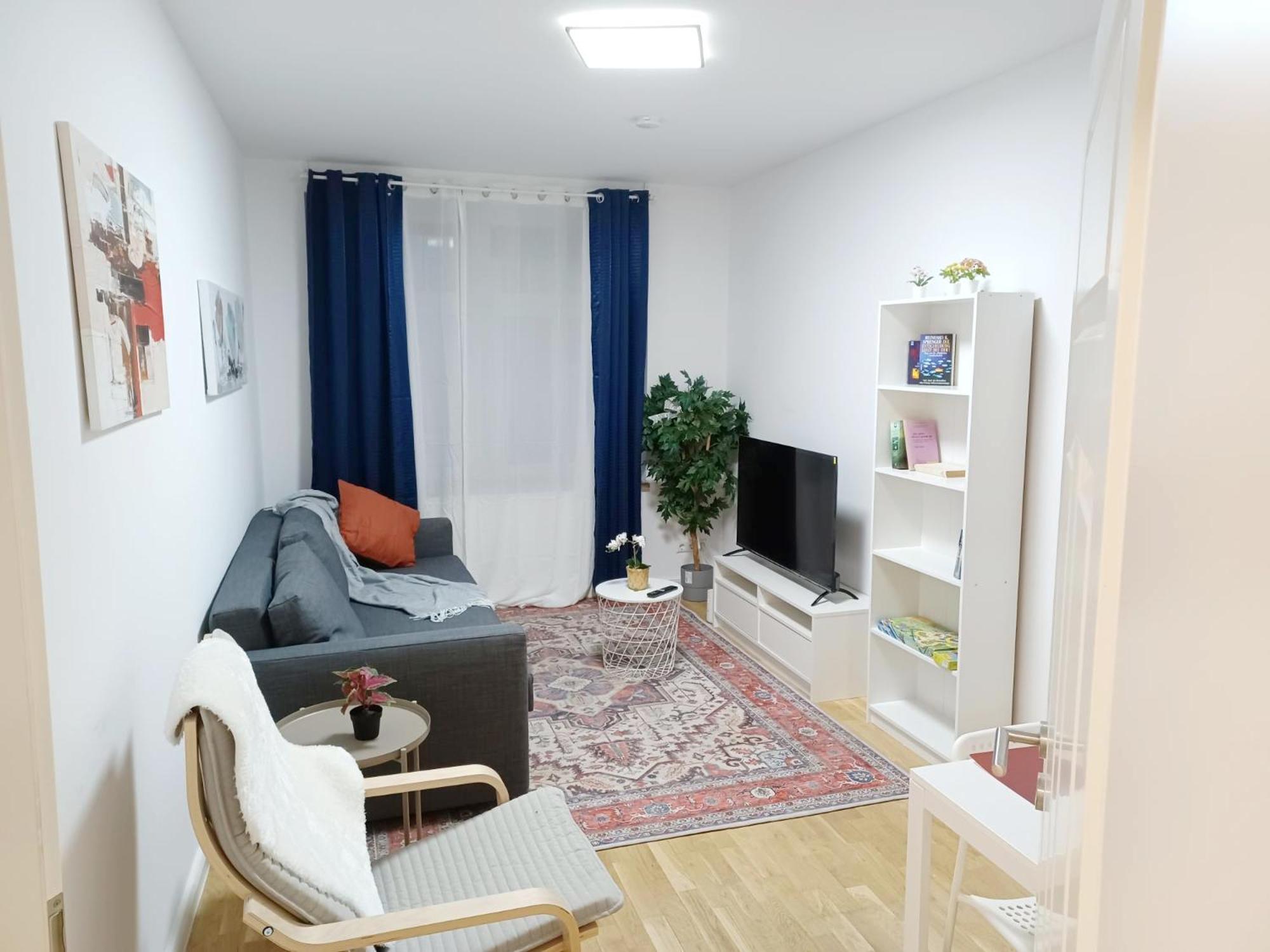 One-Bedroom Apartment photo 1