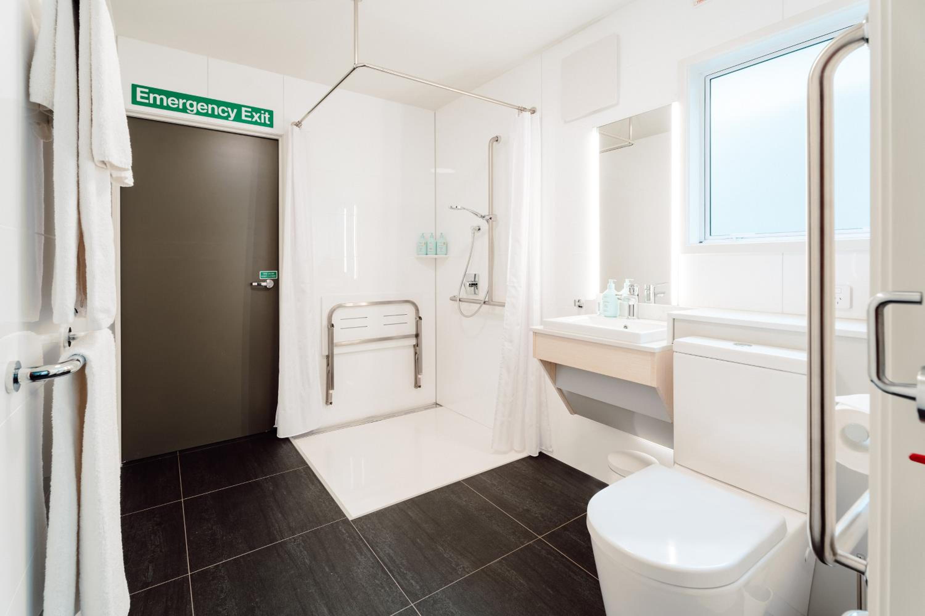 Family and Accessible Suite - Photo 1