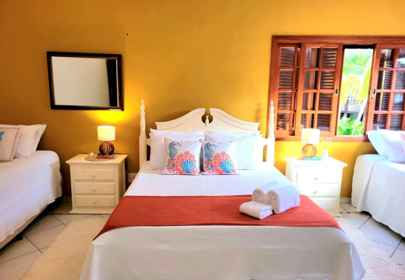 Queen Suite with Pool View photo 1