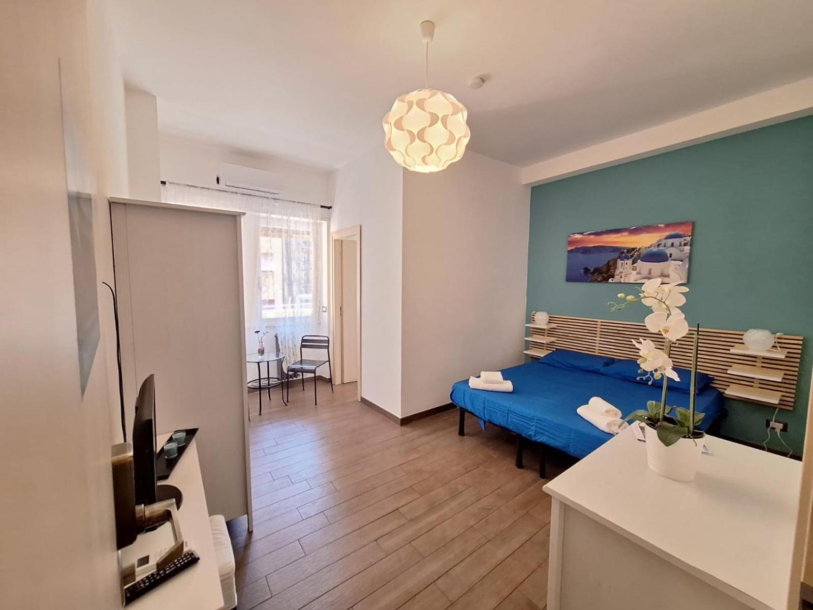 Double or Twin Room with Private Bathroom photo 3