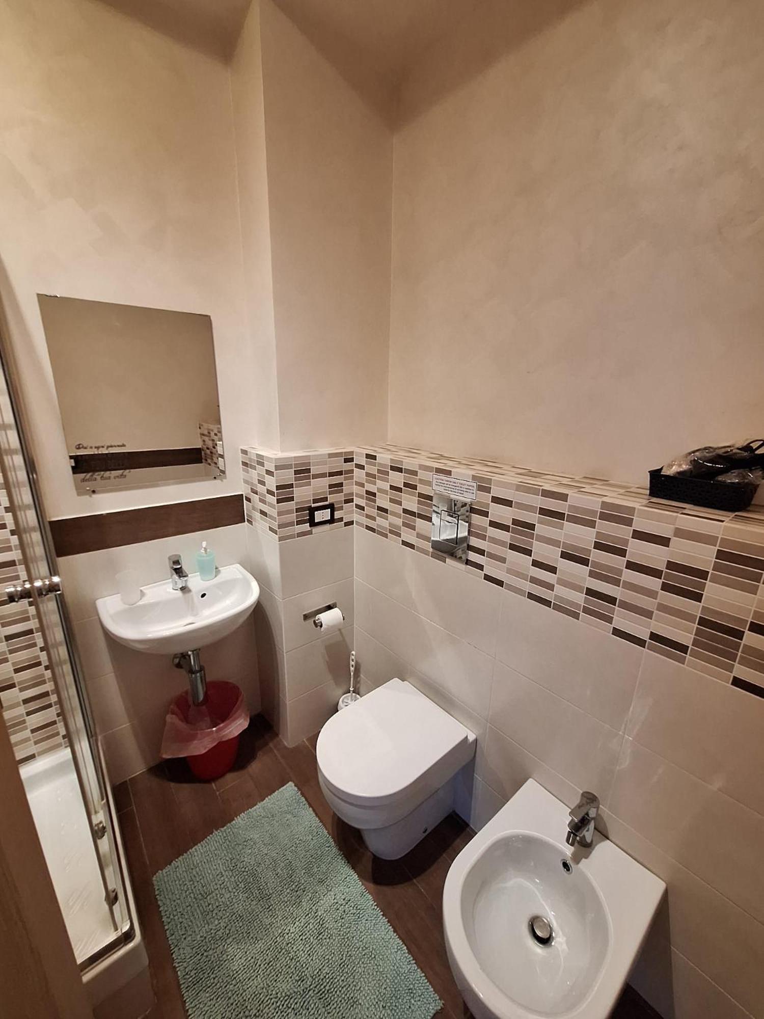 Double or Twin Room with Private Bathroom photo 2