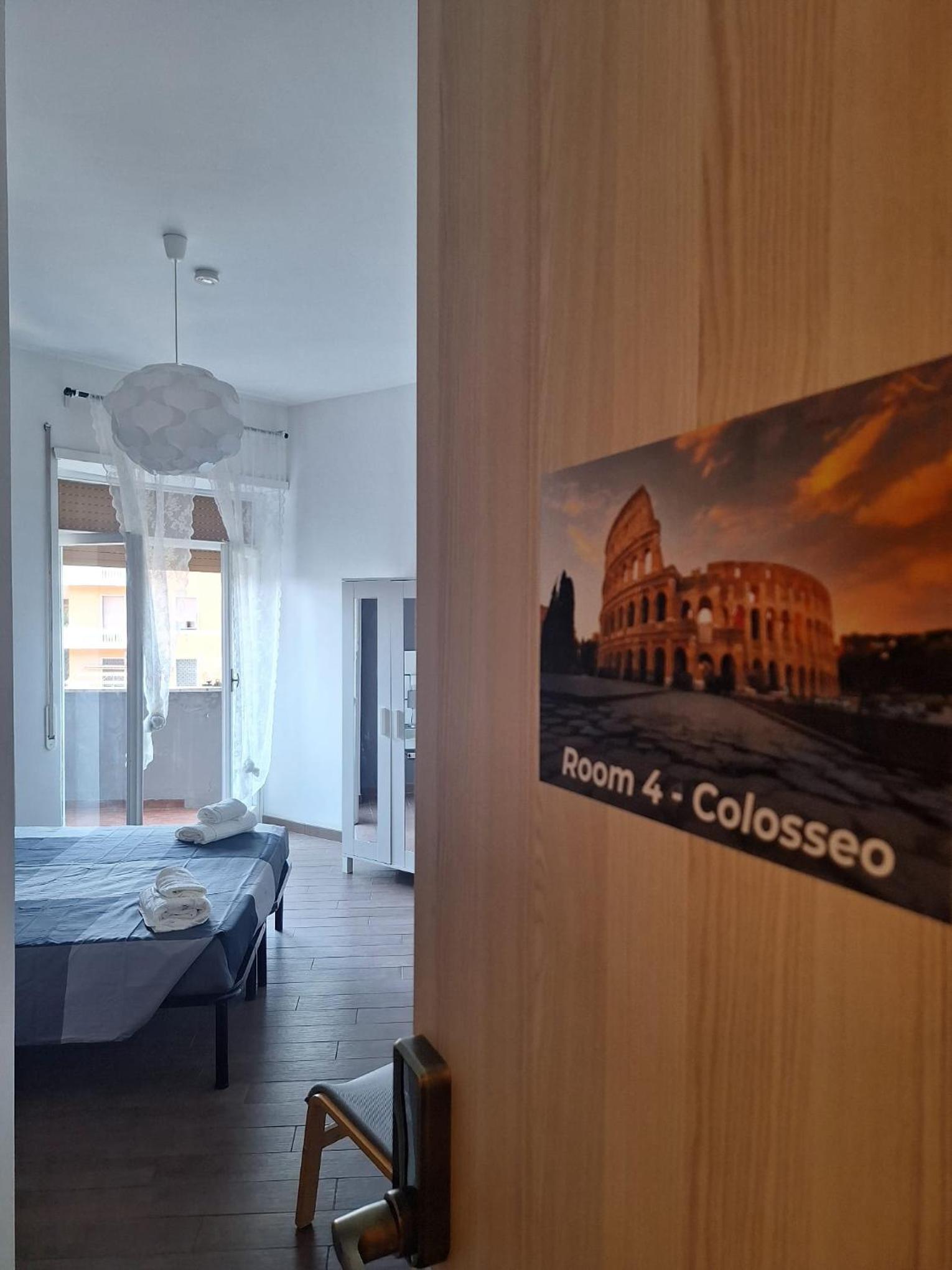 Double or Twin Room with Private Bathroom photo 1