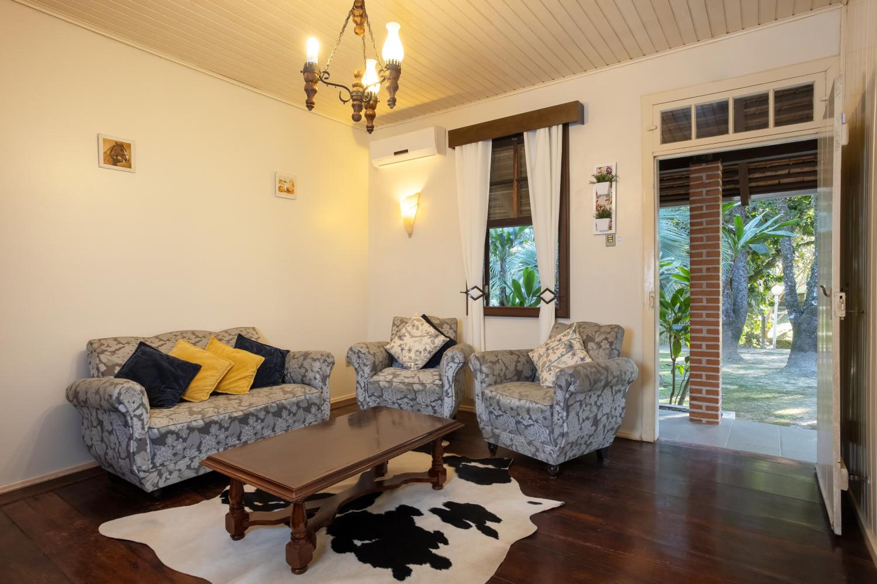 Four-Bedroom House photo 1