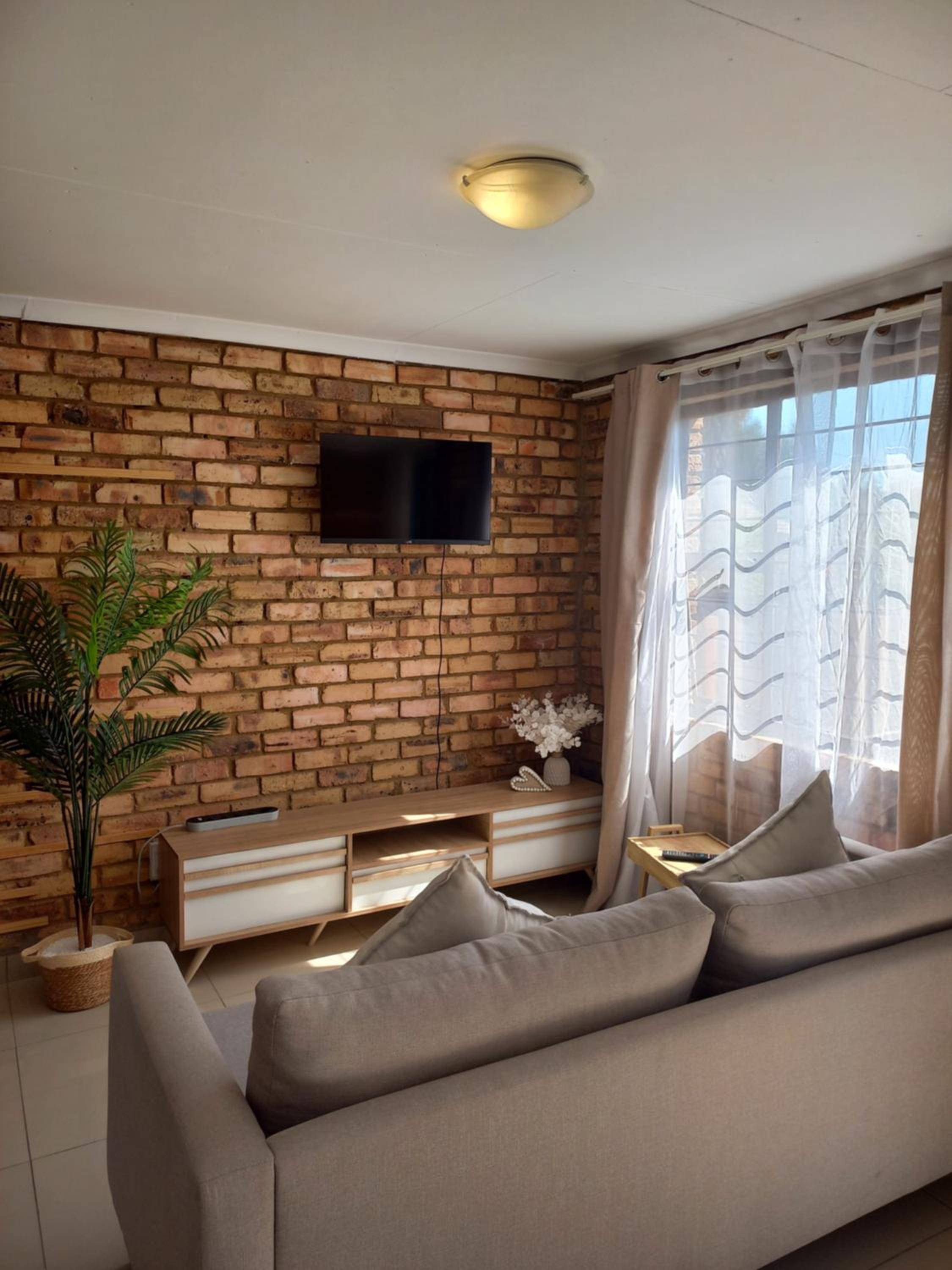 Deluxe King Room photo 1