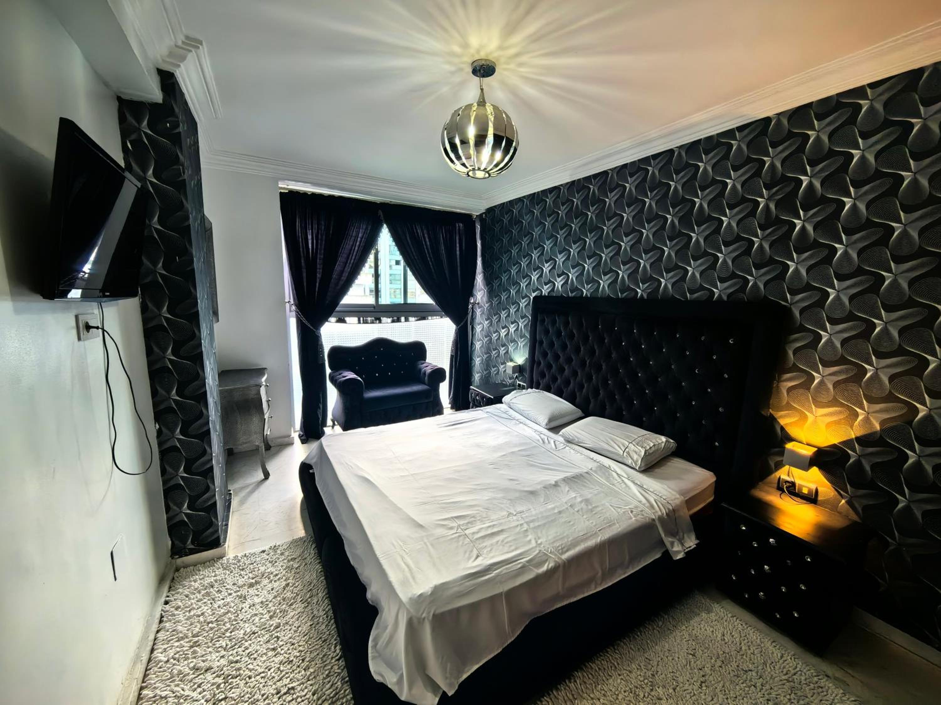 One-Bedroom Apartment - Photo 9