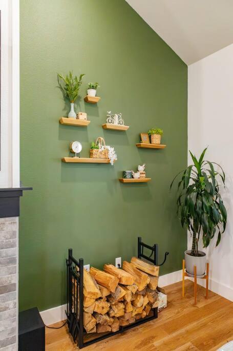 Five-Bedroom House photo 2
