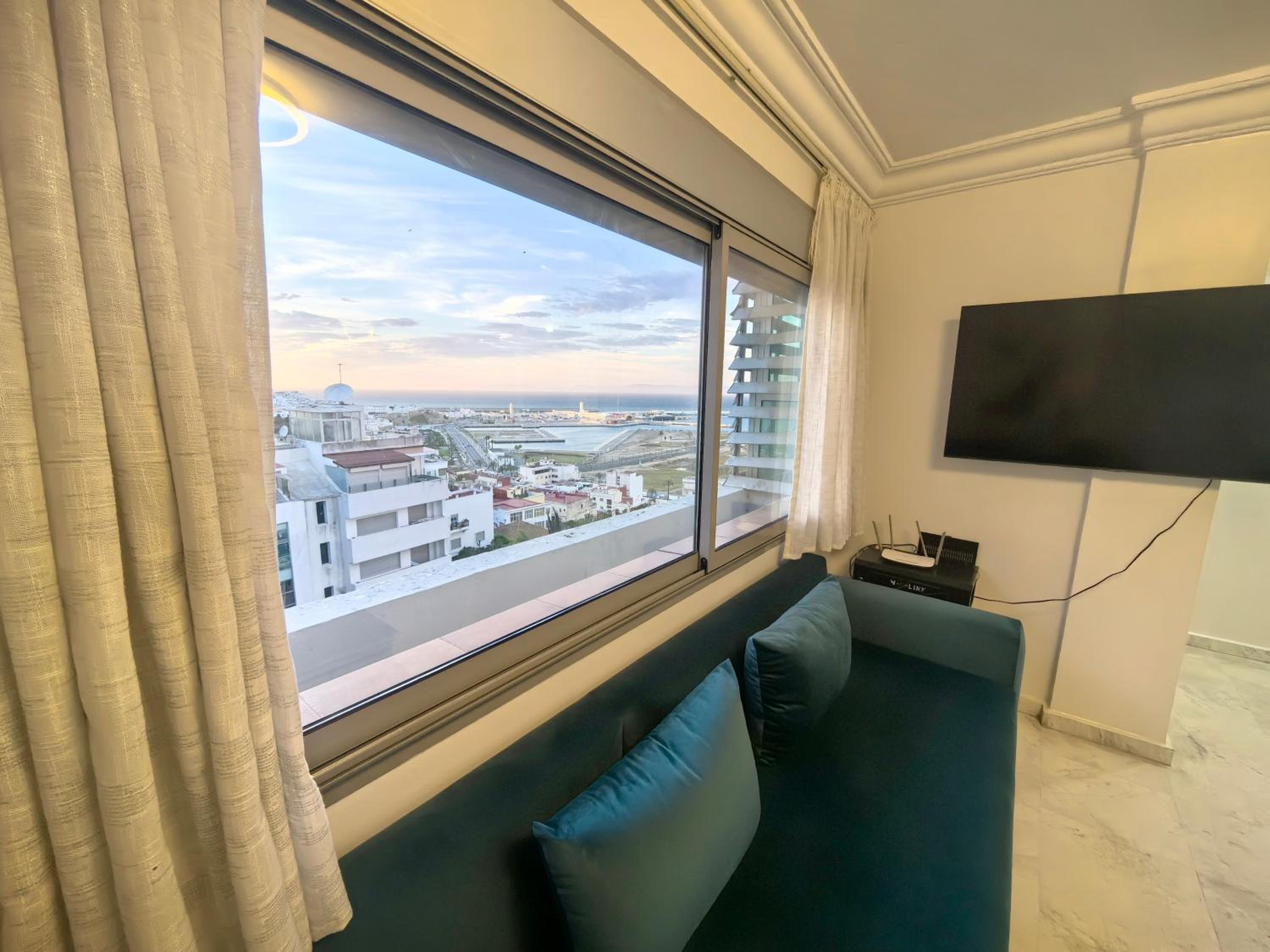 Double Room with Sea View - Photo 10