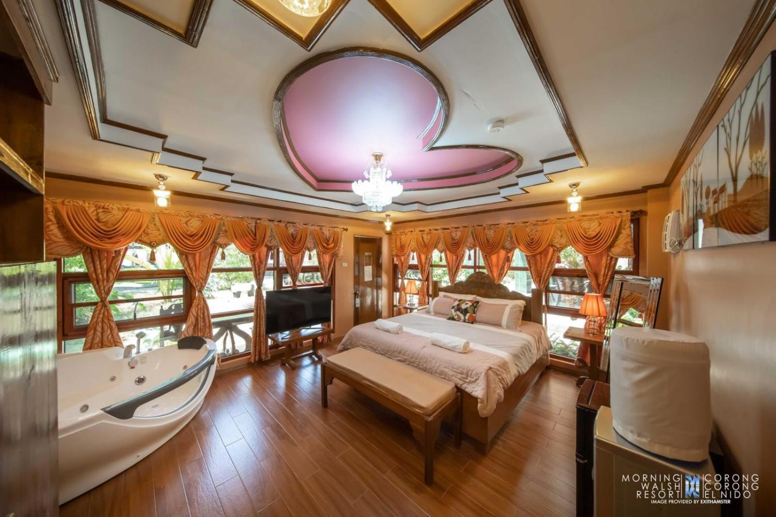 Honeymoon Suite - Photo 1