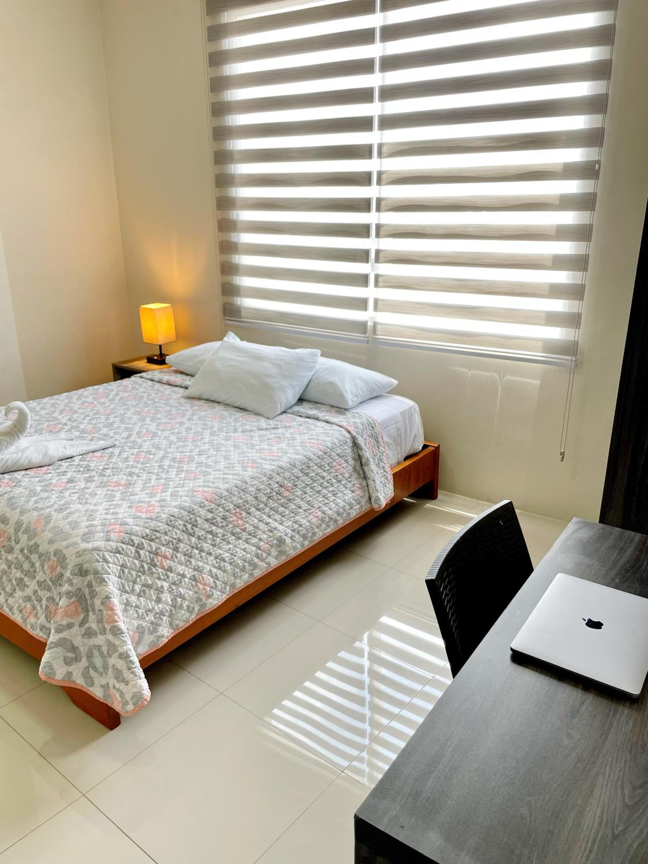 Deluxe King Suite photo 3