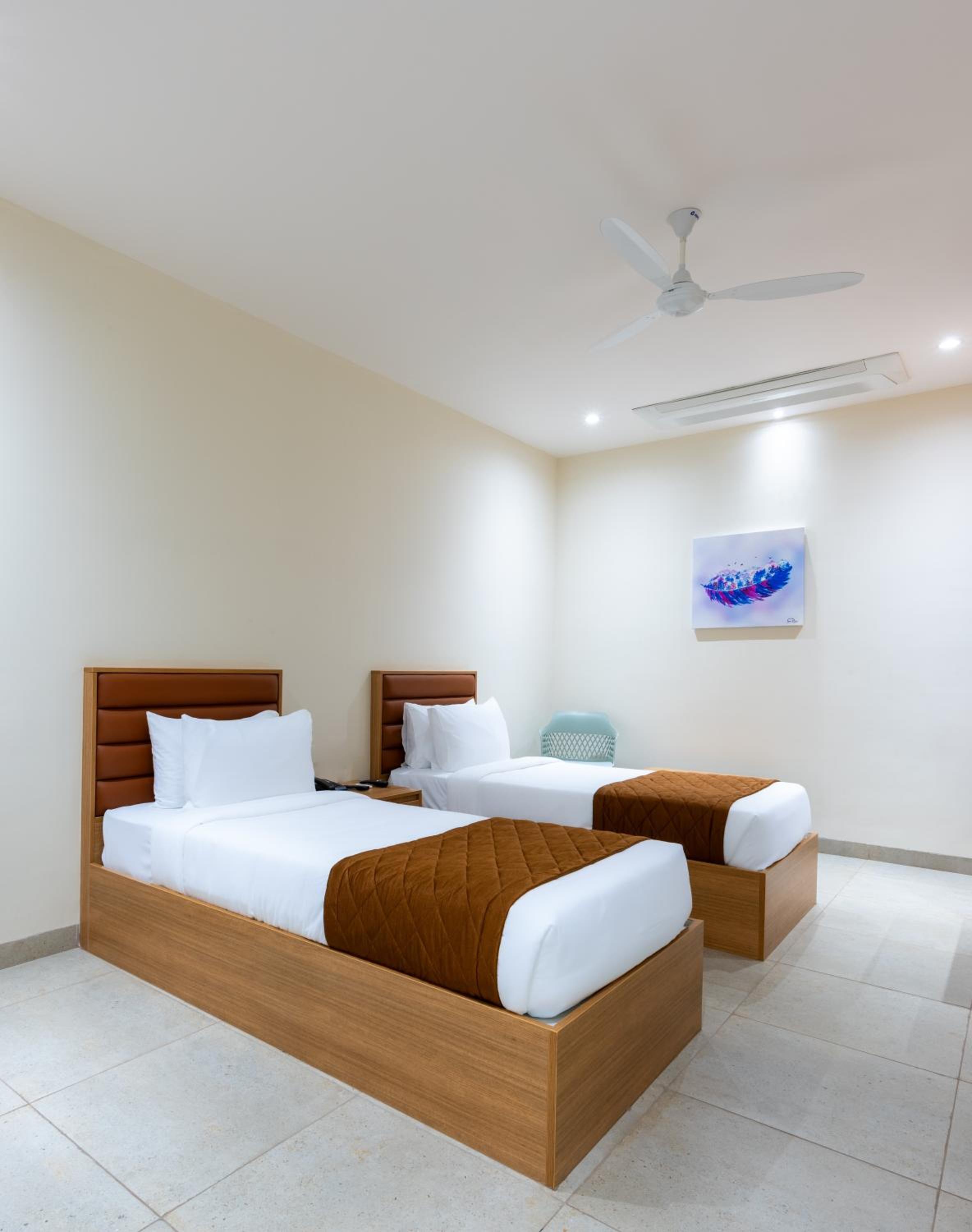 Standard Twin Room photo 2