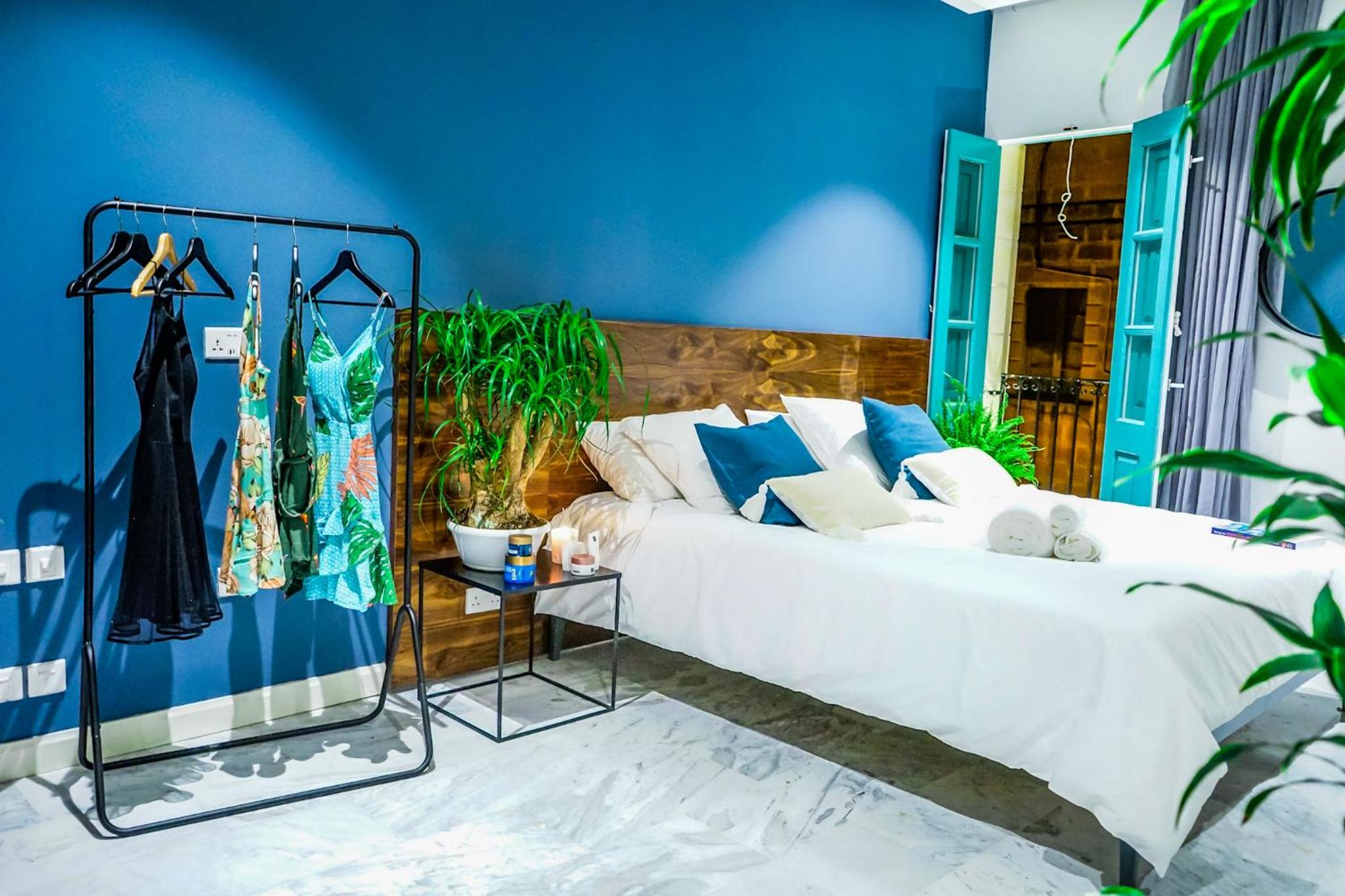 Deluxe King Suite