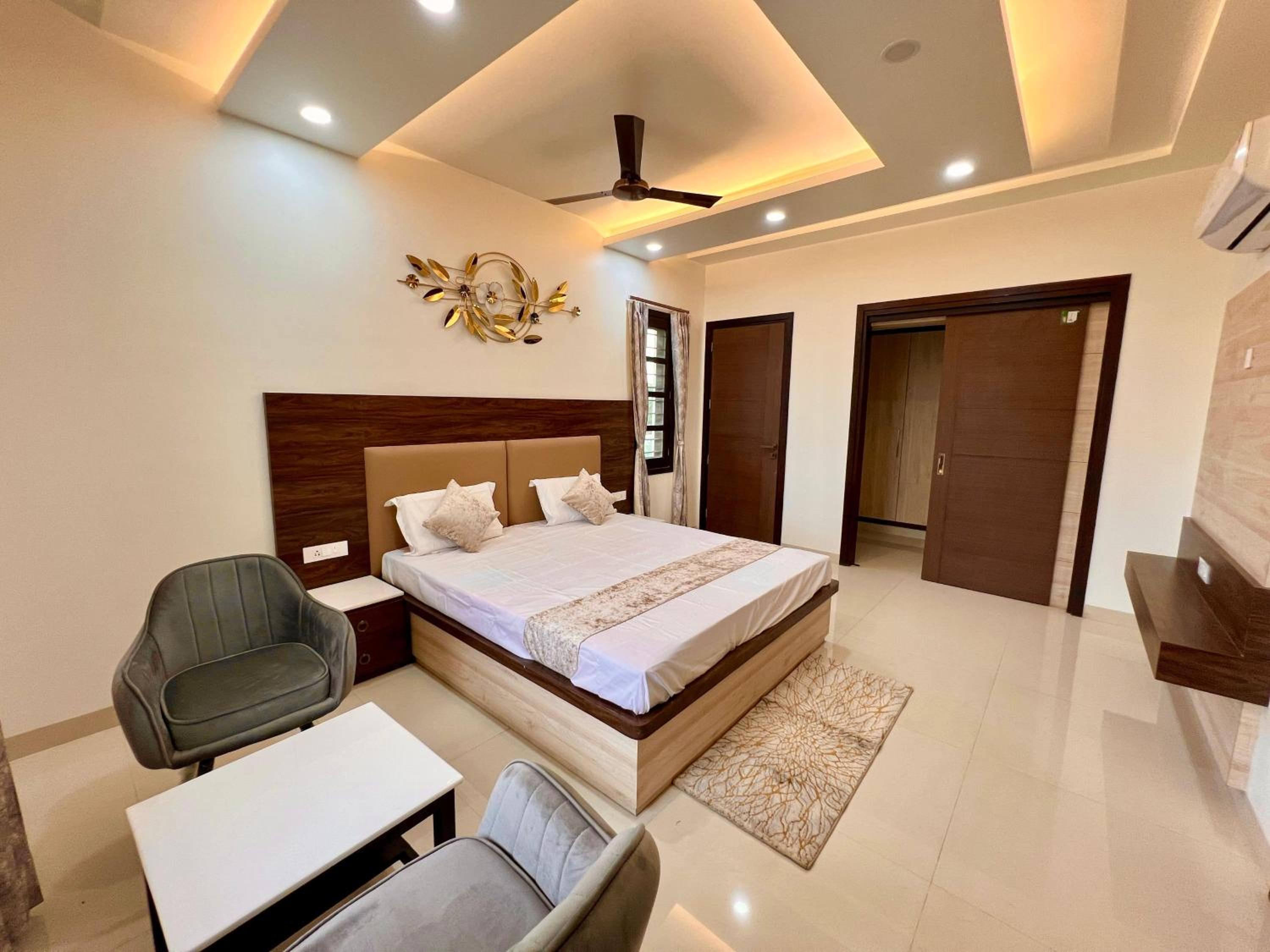 Superior King Room