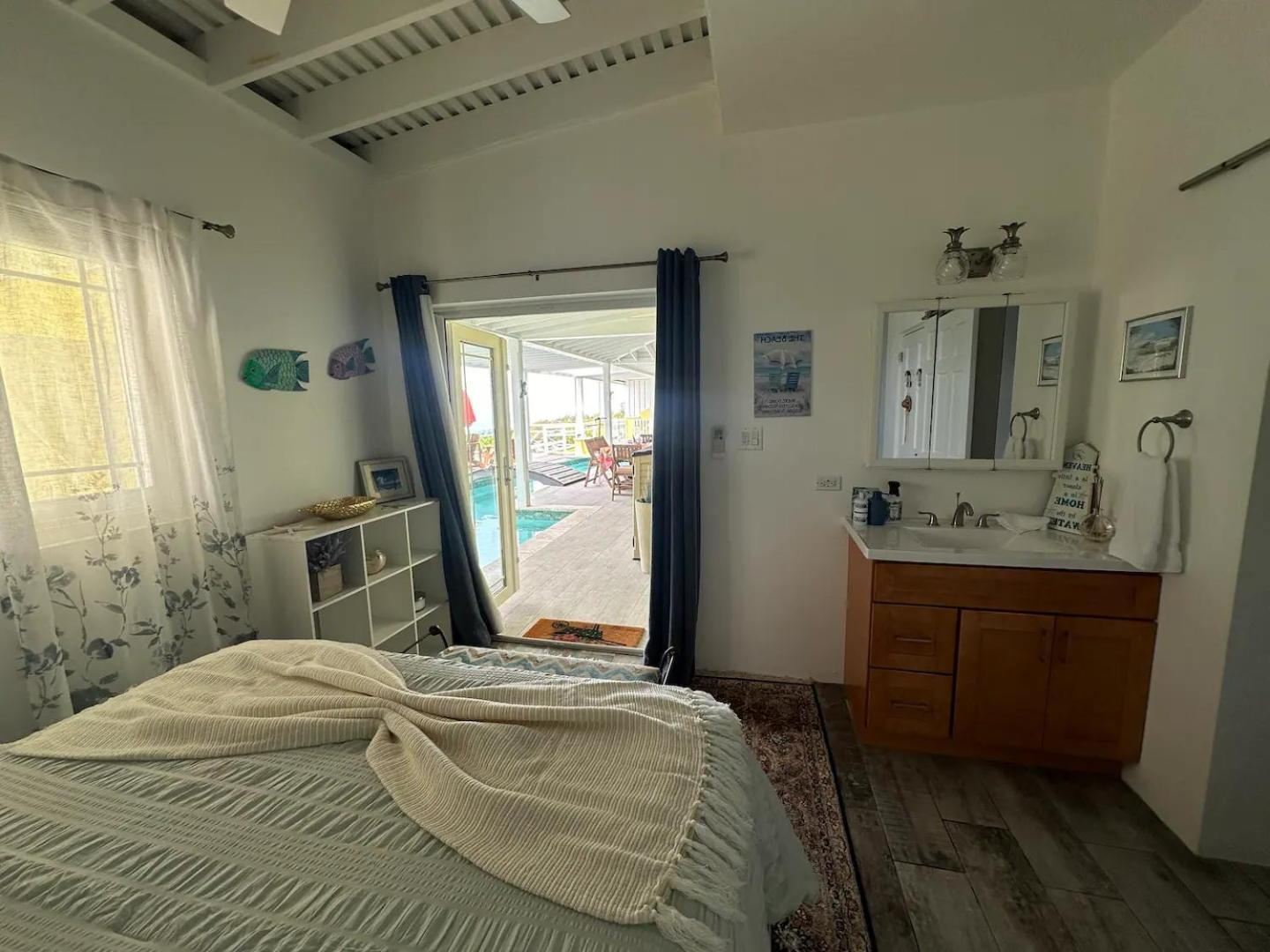 Three-Bedroom Apartment photo 2