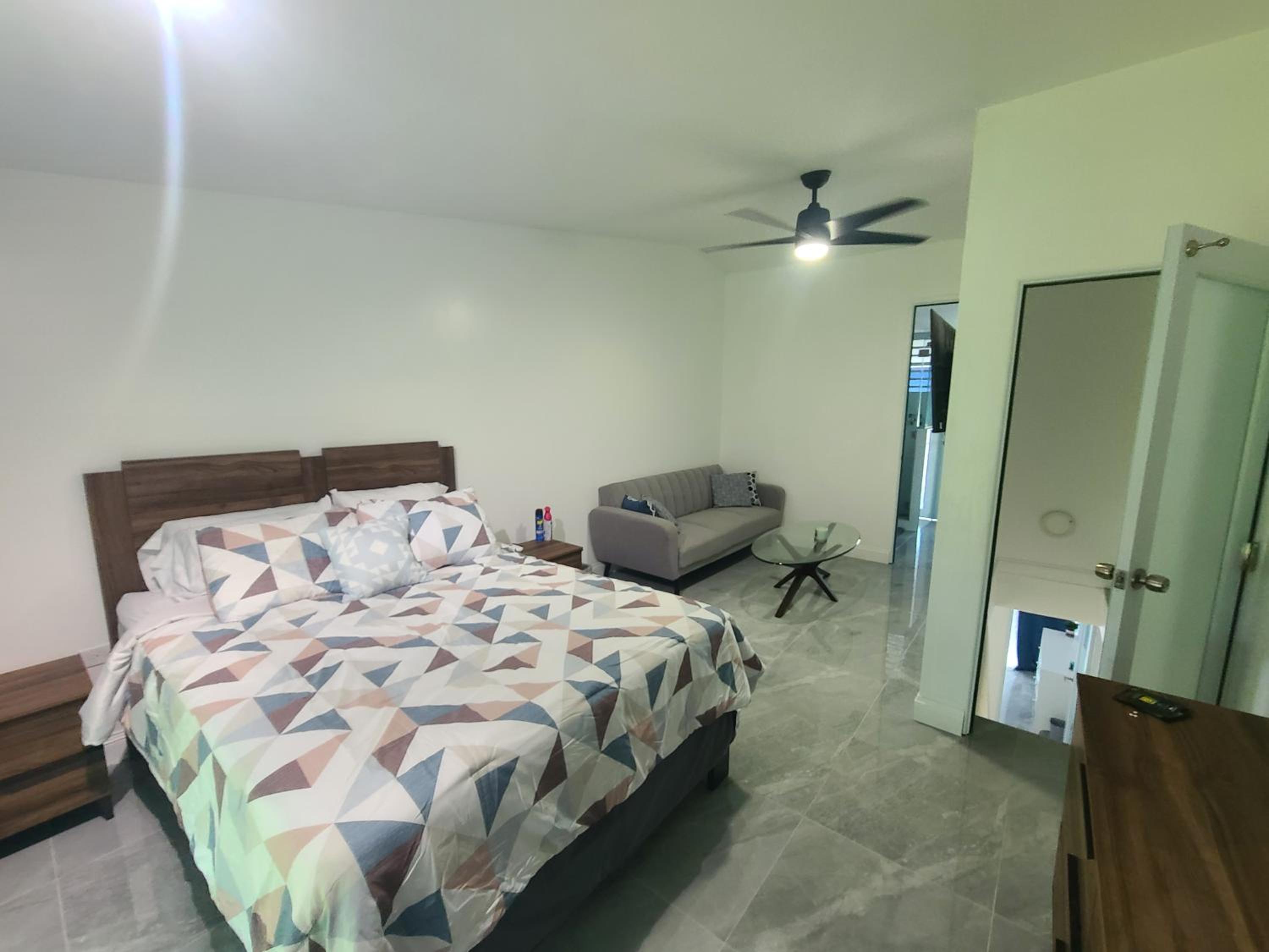 Three-Bedroom House photo 3