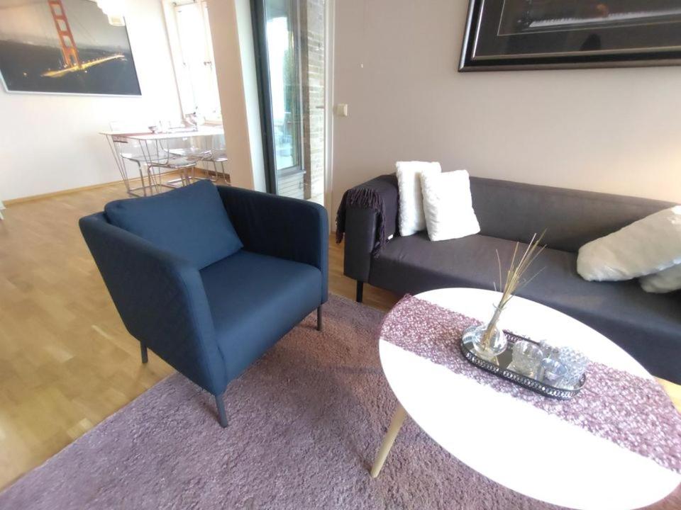 One-Bedroom Apartment photo 2