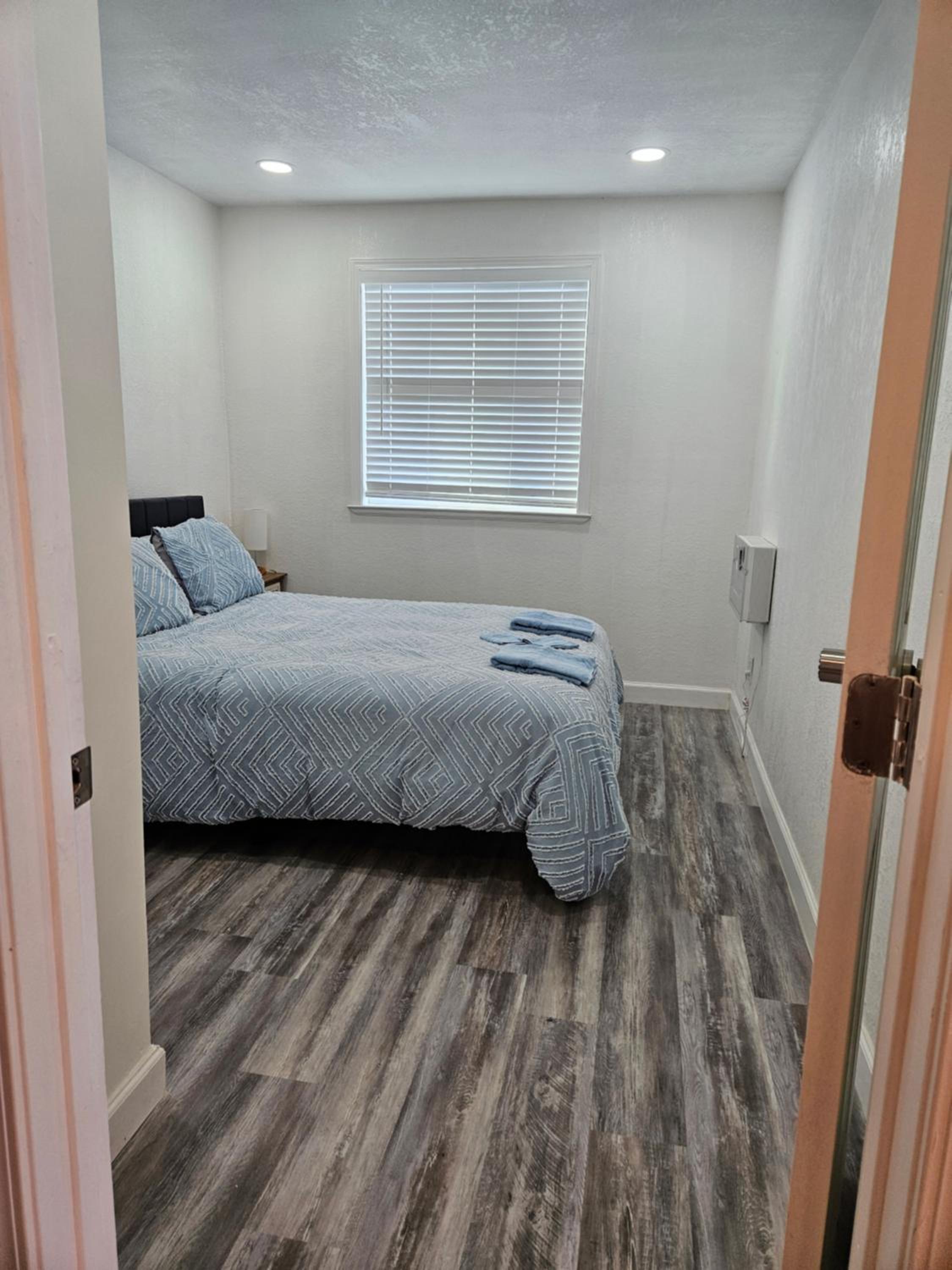 Three-Bedroom House photo 3