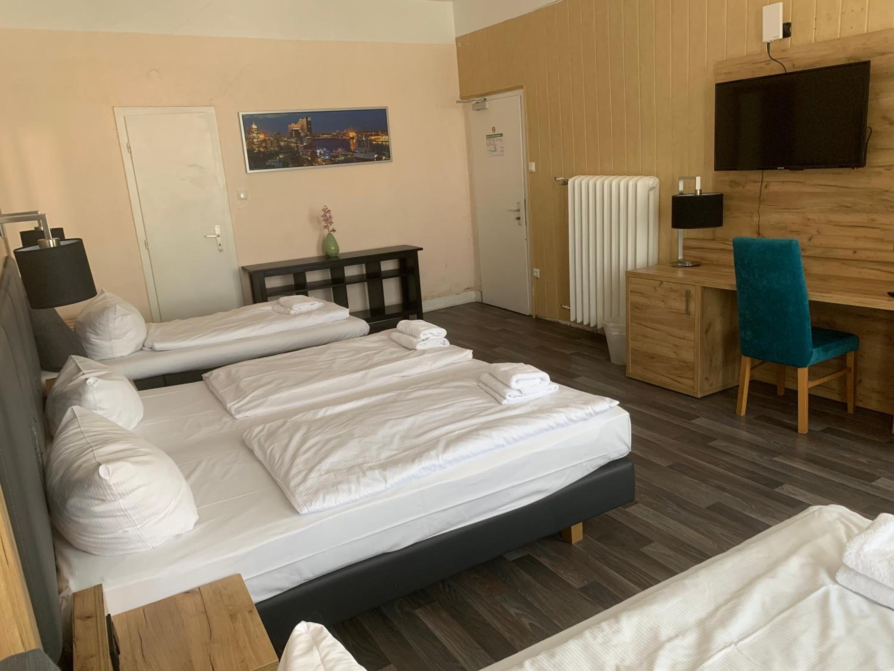 Quadruple Room - Photo 4