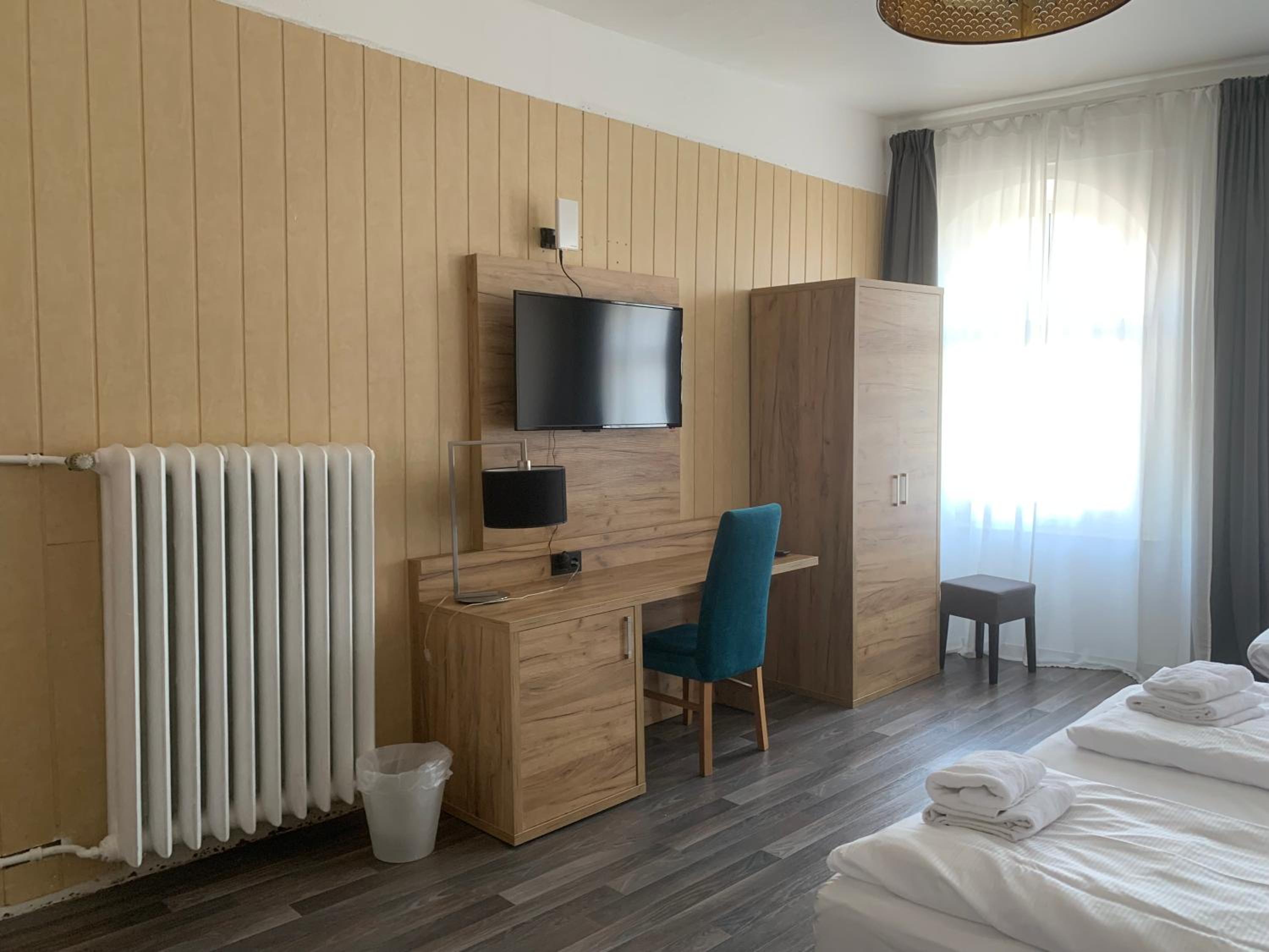 Quadruple Room - Photo 1