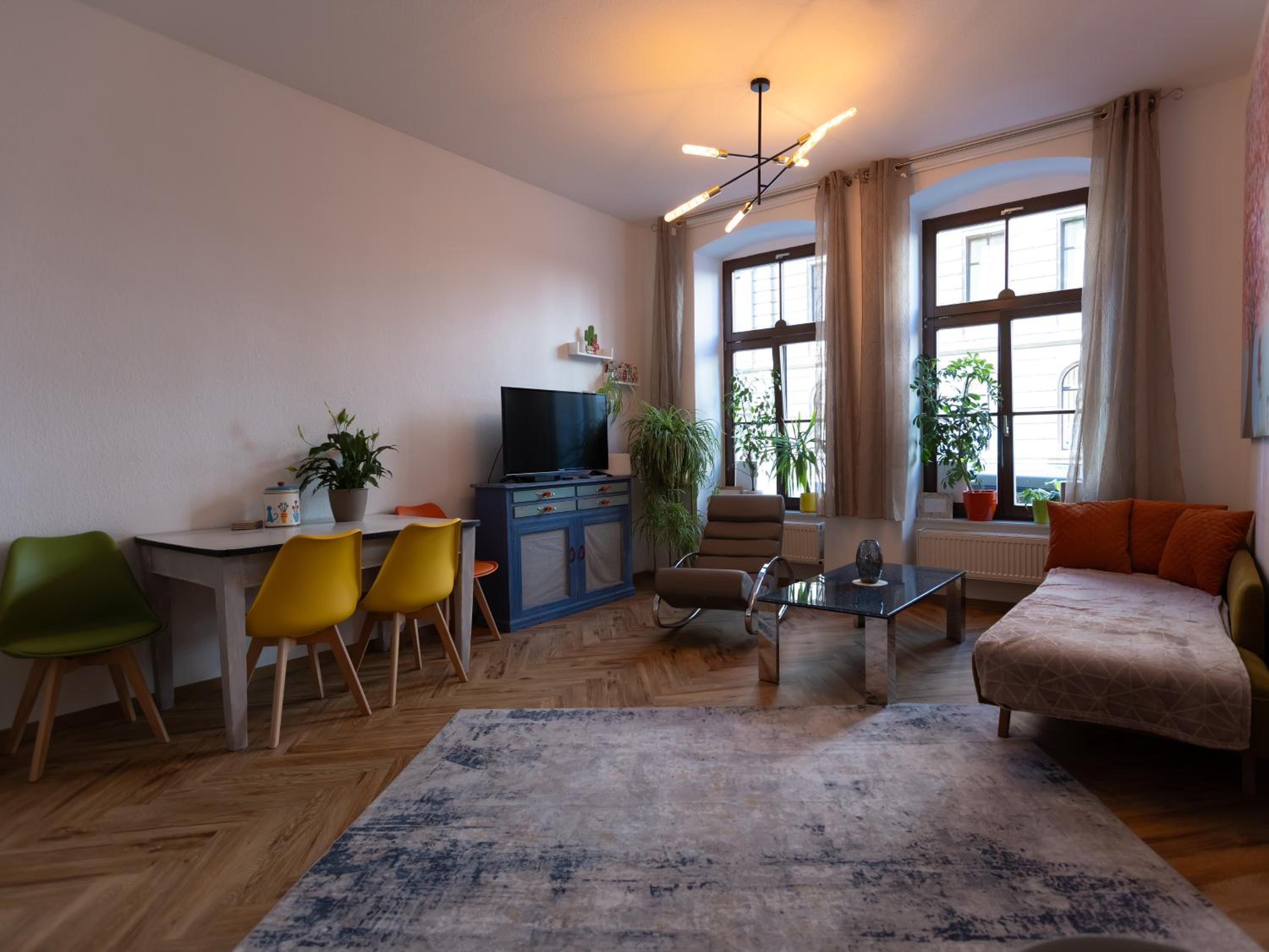 One-Bedroom Apartment - Photo 3