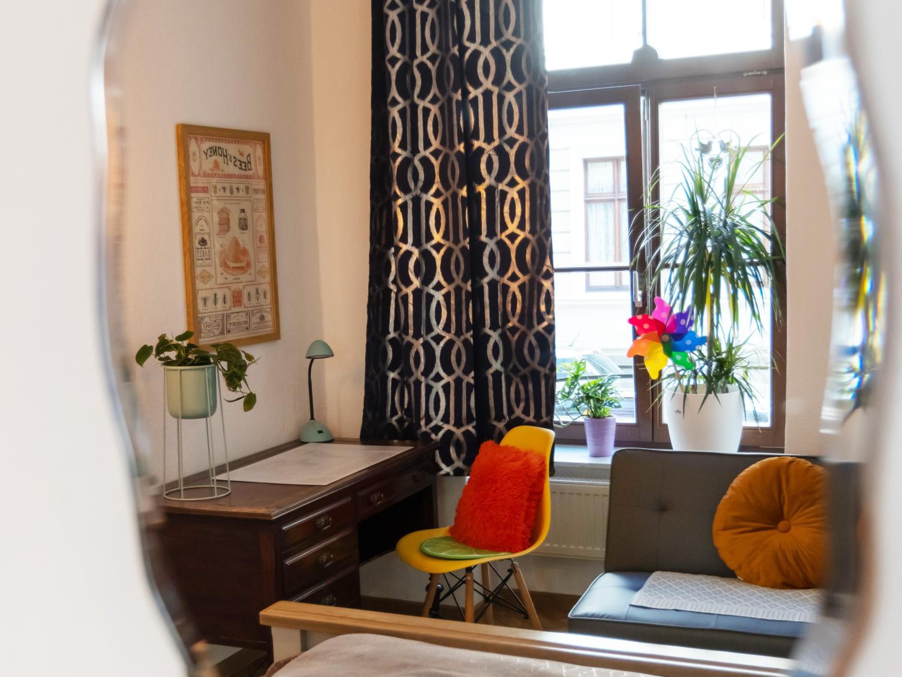 One-Bedroom Apartment - Photo 38