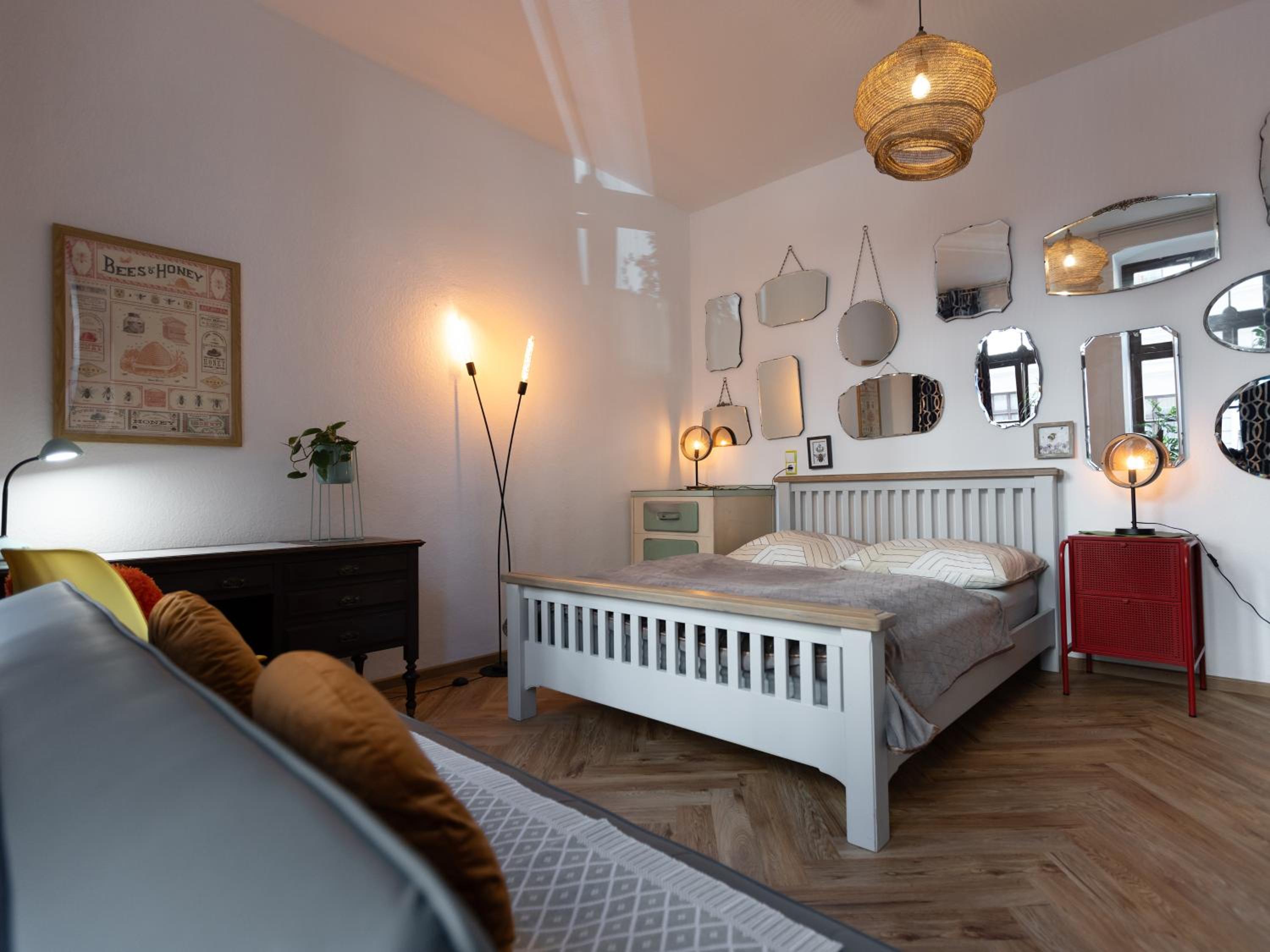 One-Bedroom Apartment - Photo 37
