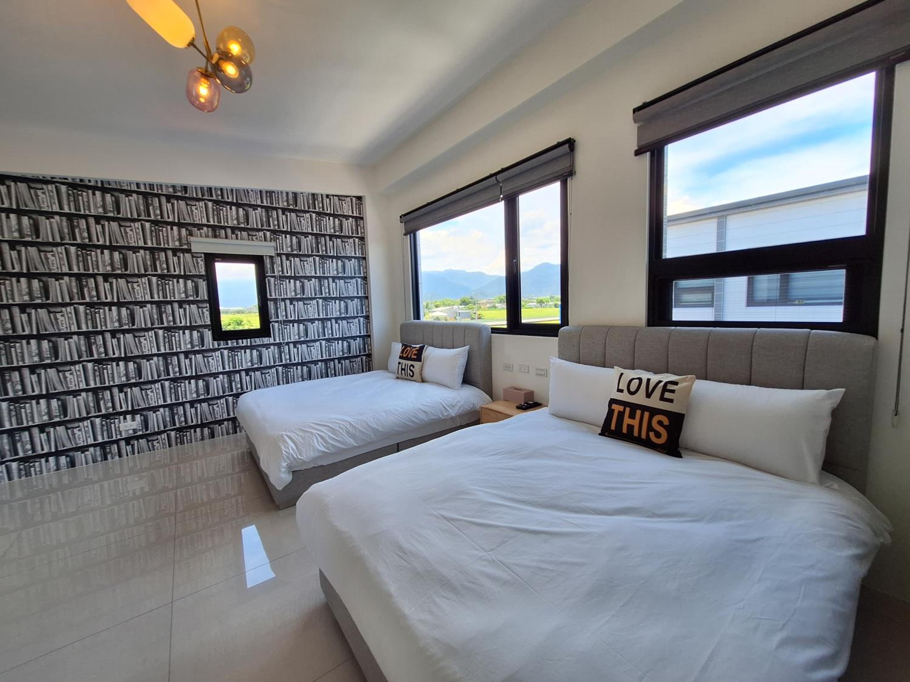 Three-Bedroom House photo 2