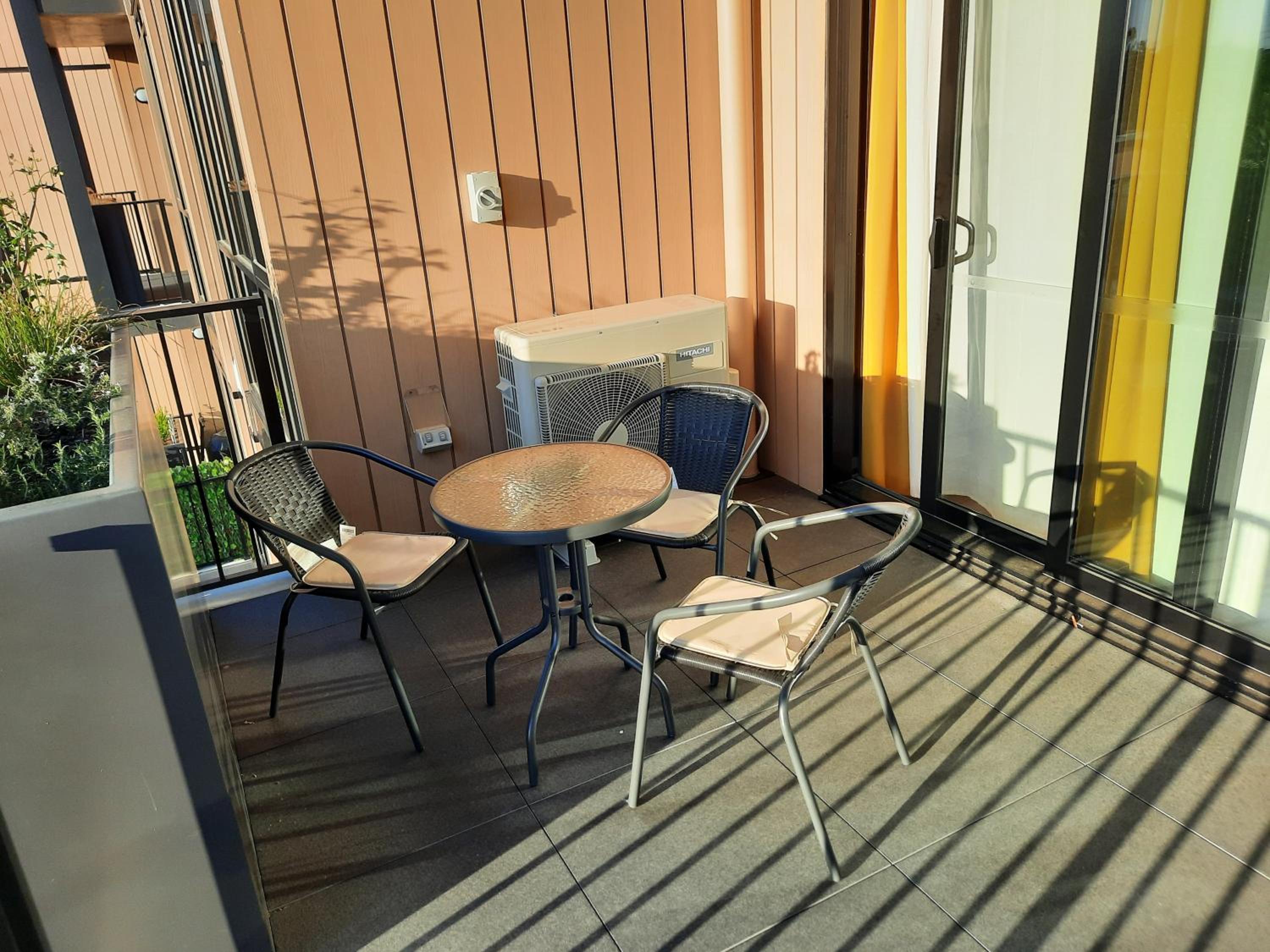 Apartment with Balcony photo 3