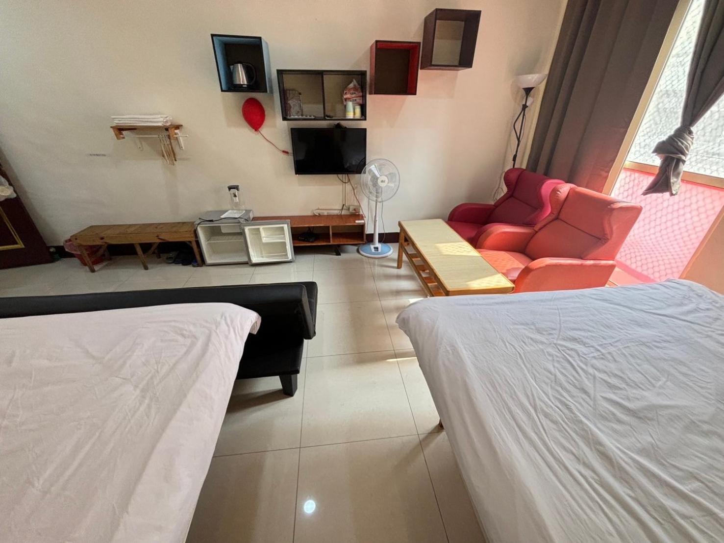 Quadruple Room with Private Bathroom photo 3