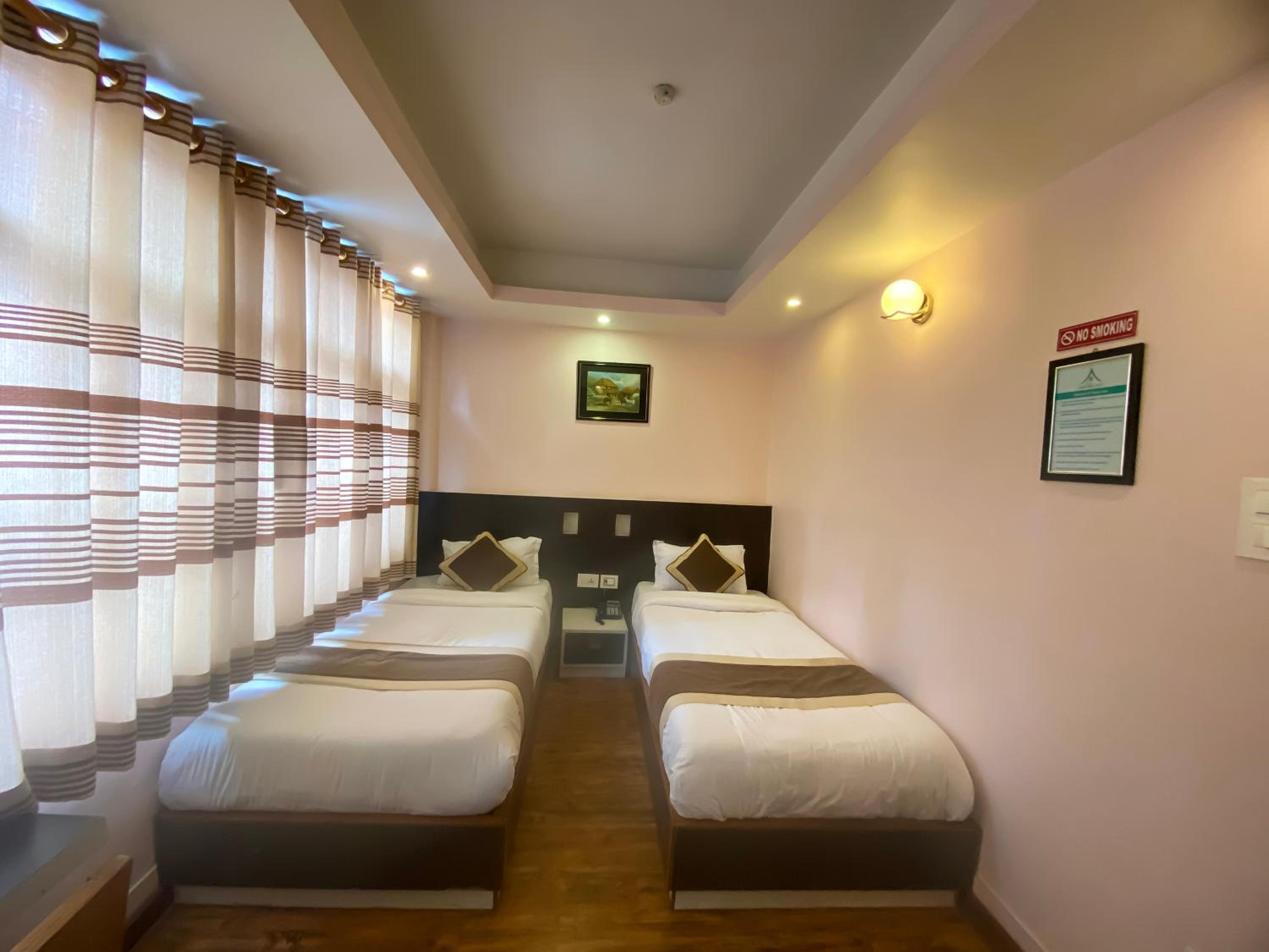 Deluxe Twin Room - Photo 7