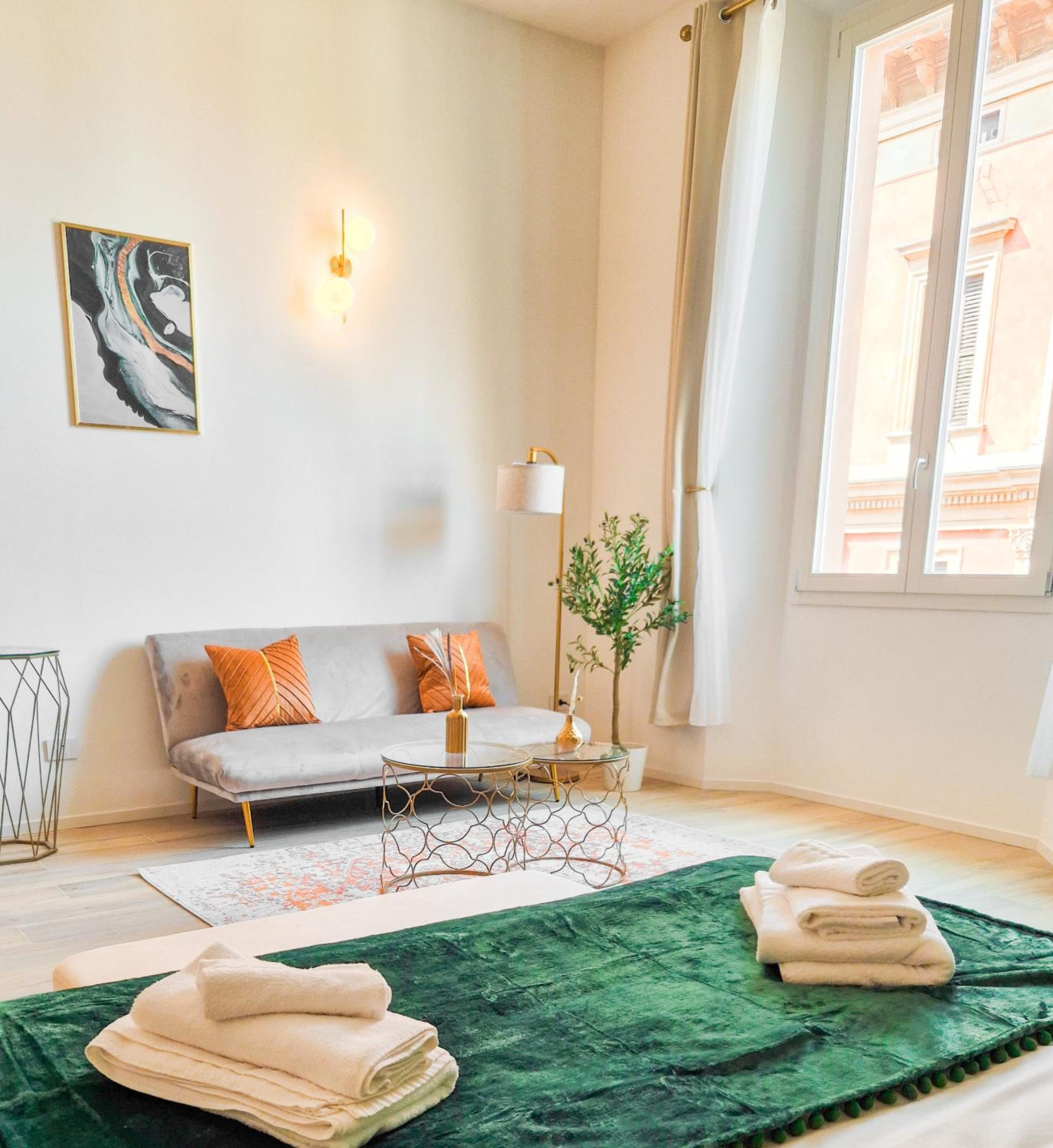 Studio Apartment