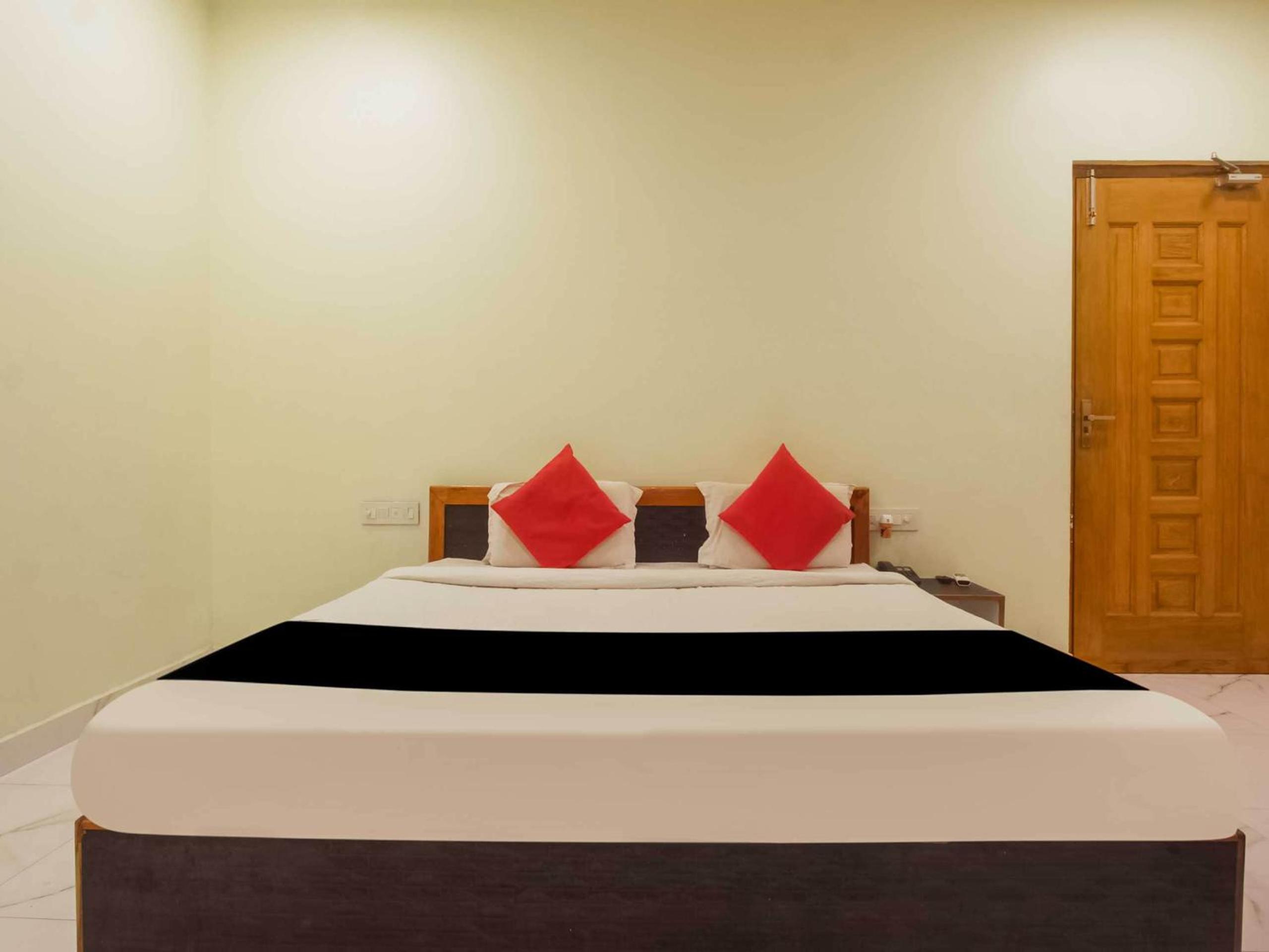 Deluxe Double Room photo 2