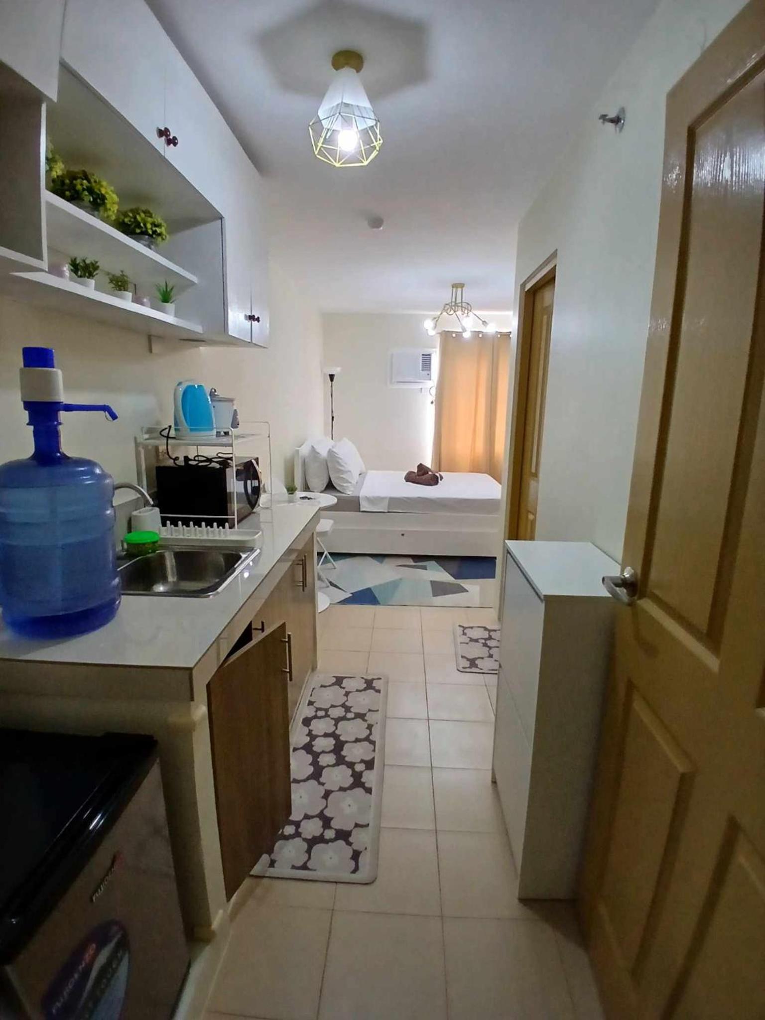 Studio Apartment with Queen Bed photo 1