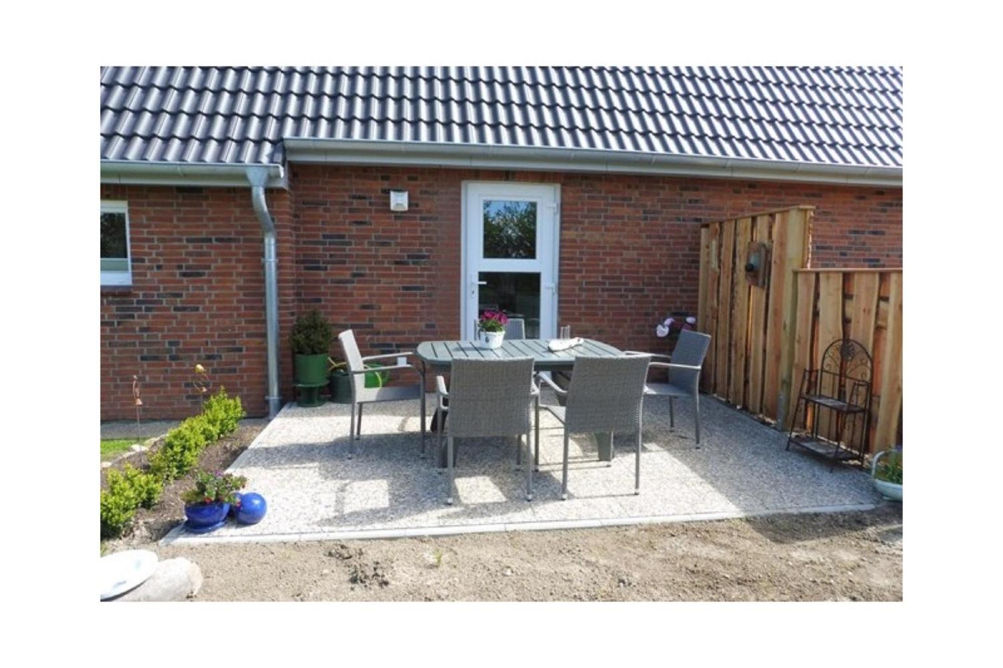 Three-Bedroom House photo 2
