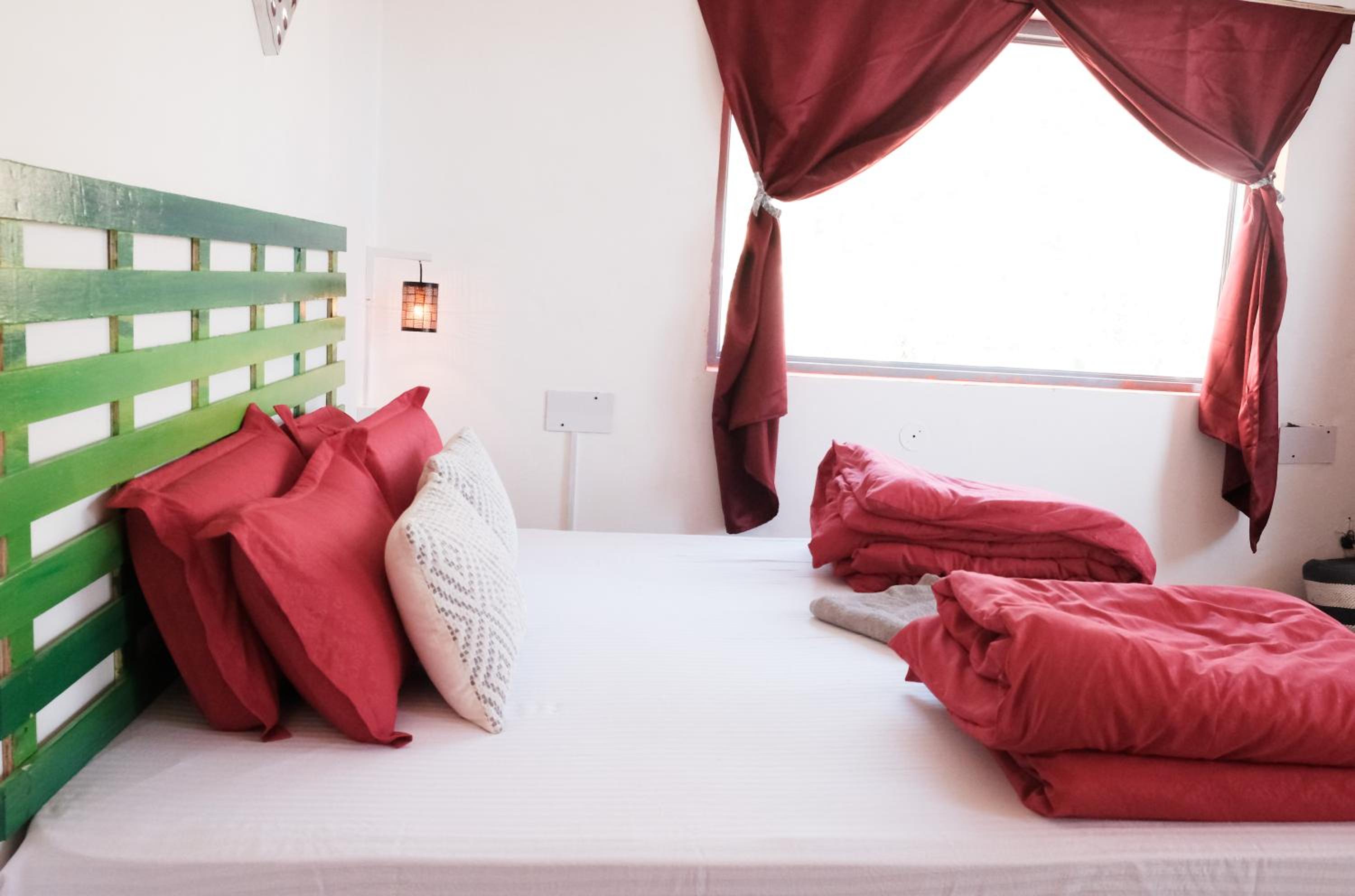 Deluxe Double Room with Balcony - Photo 12