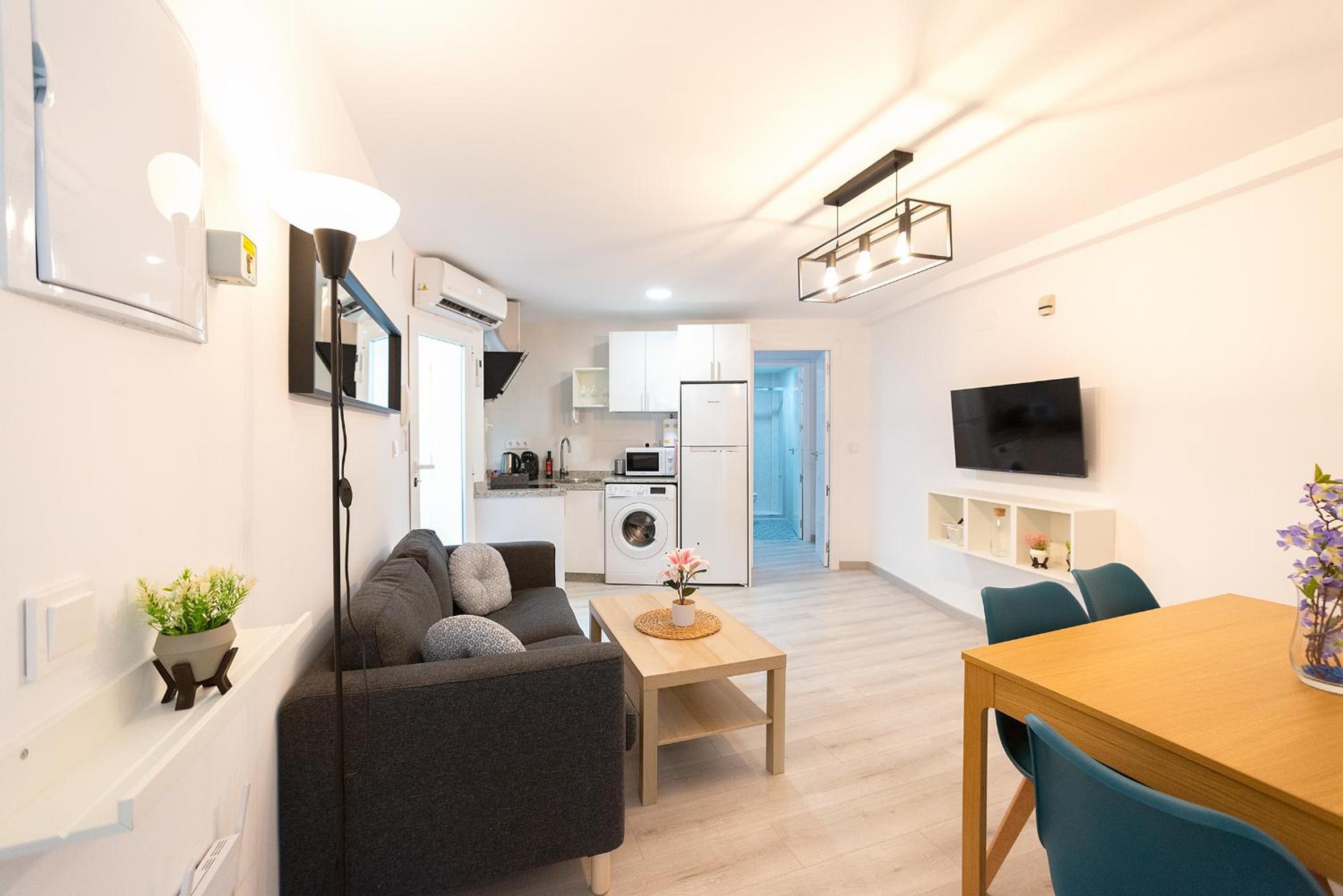 Apartamento de dos habitaciones con balcón