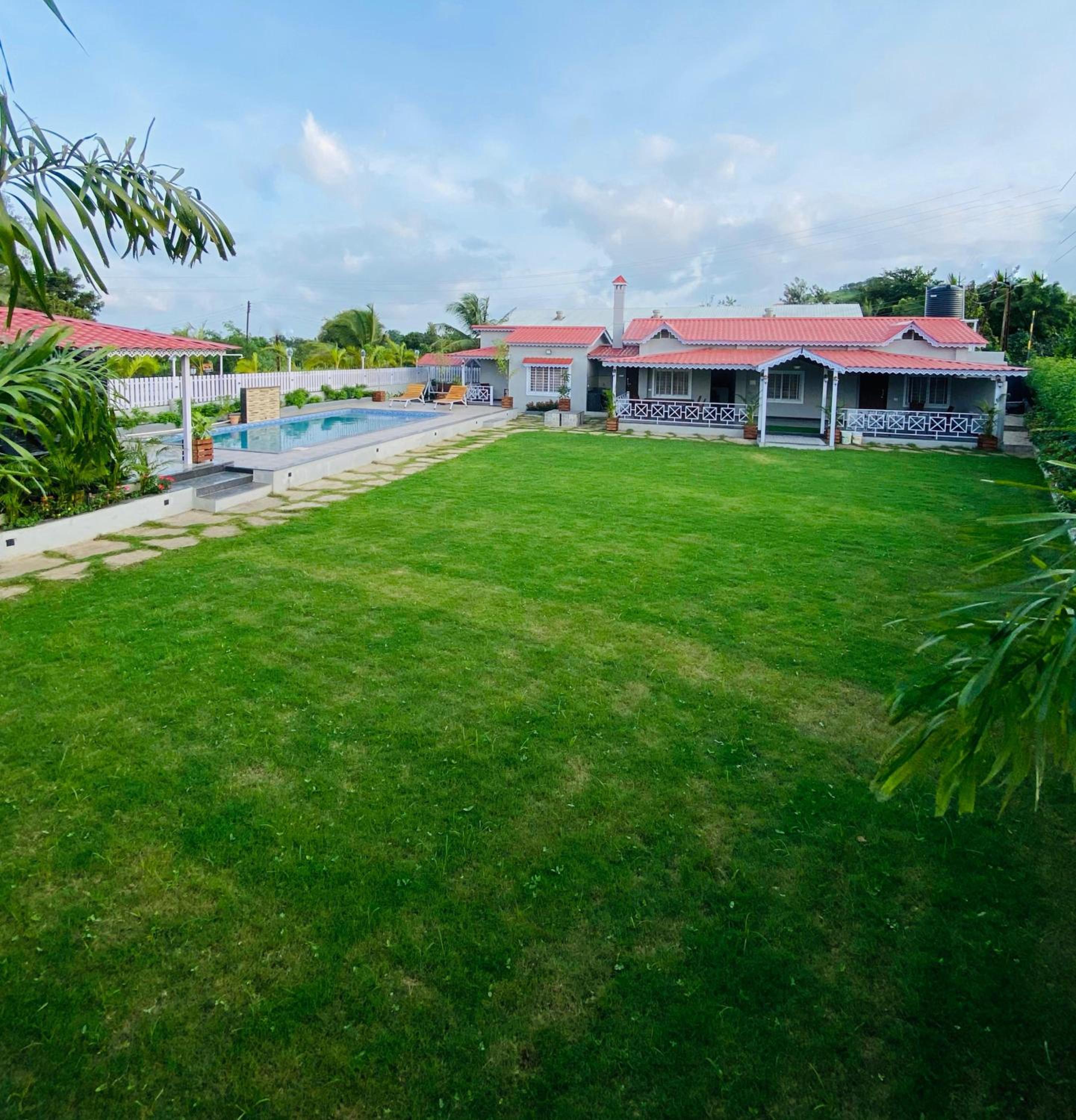 Three-Bedroom Villa photo 2