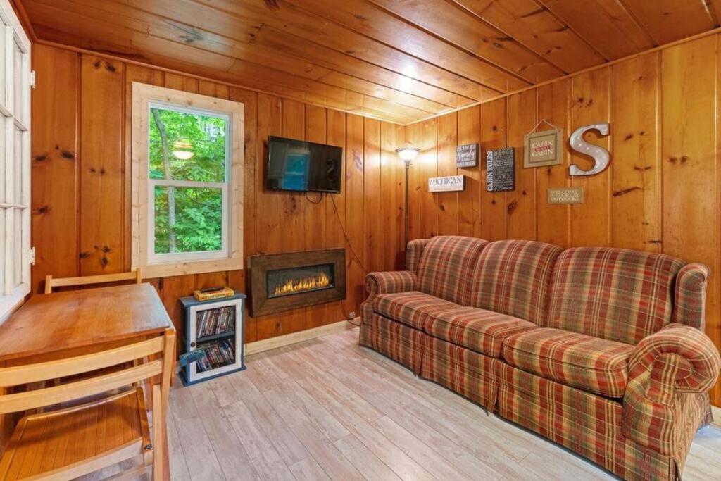 Two-Bedroom House photo 2